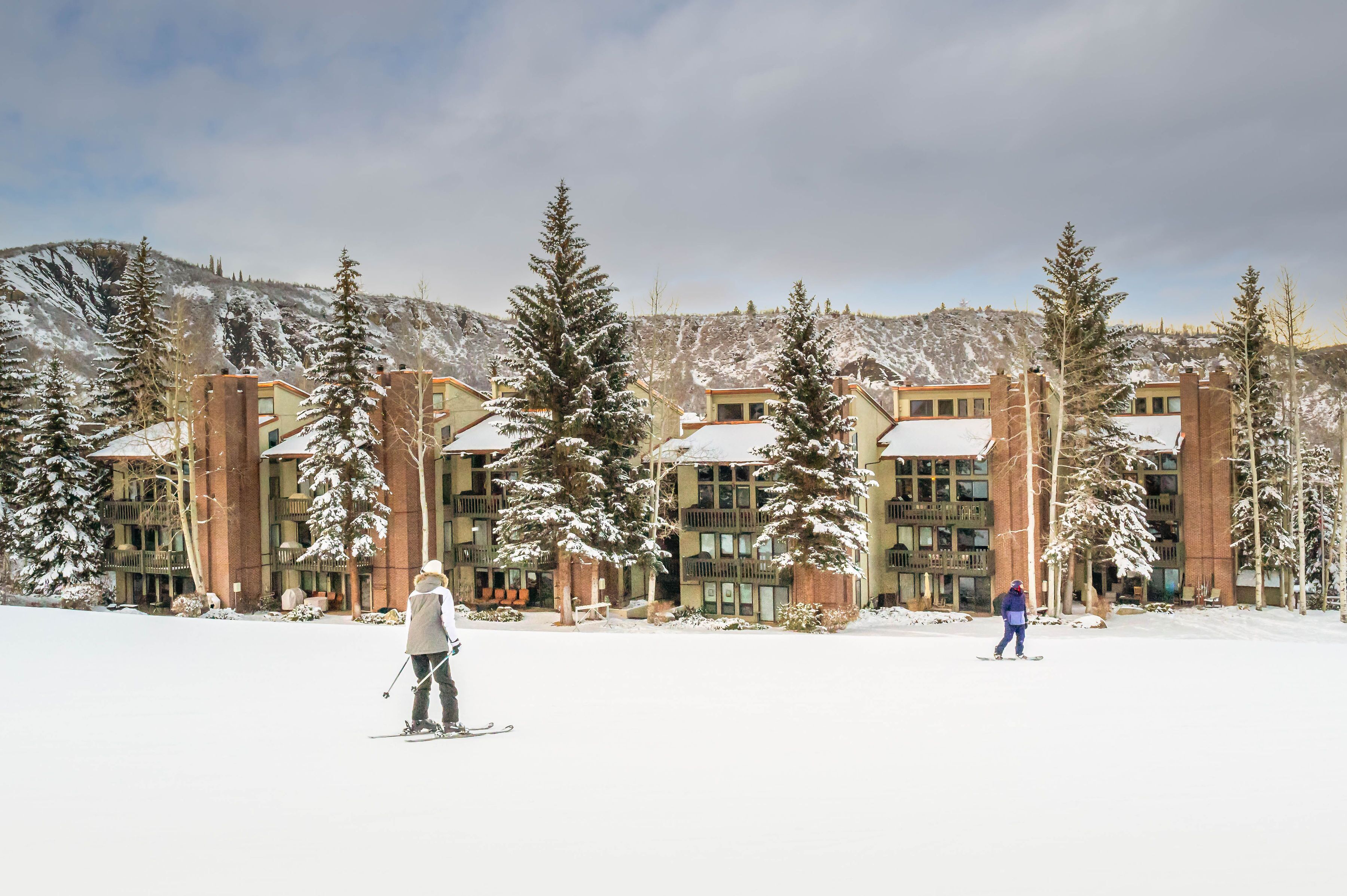 Laurelwood Condominiums Laurelwood Condominiums