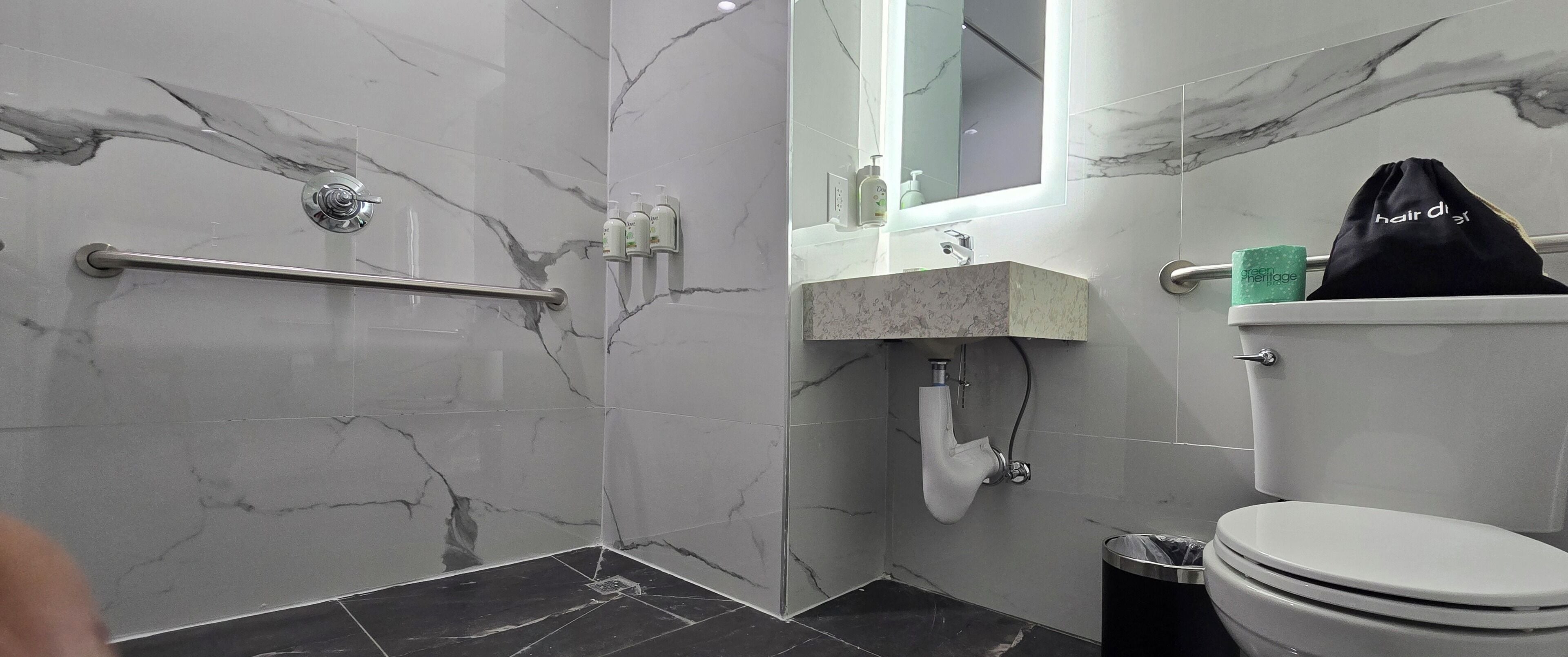 Ramada by Wyndham Brooklyn Empire Blvd Ramada by Wyndham Brooklyn Empire Blvd