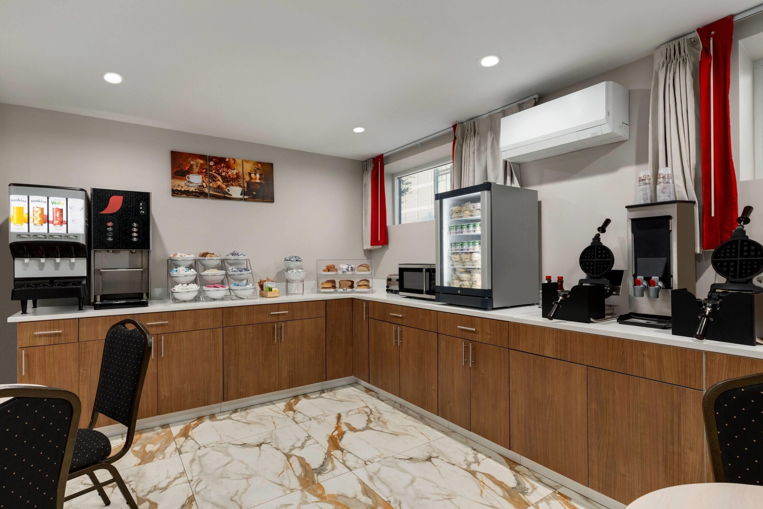 Ramada by Wyndham Brooklyn Empire Blvd Ramada by Wyndham Brooklyn Empire Blvd