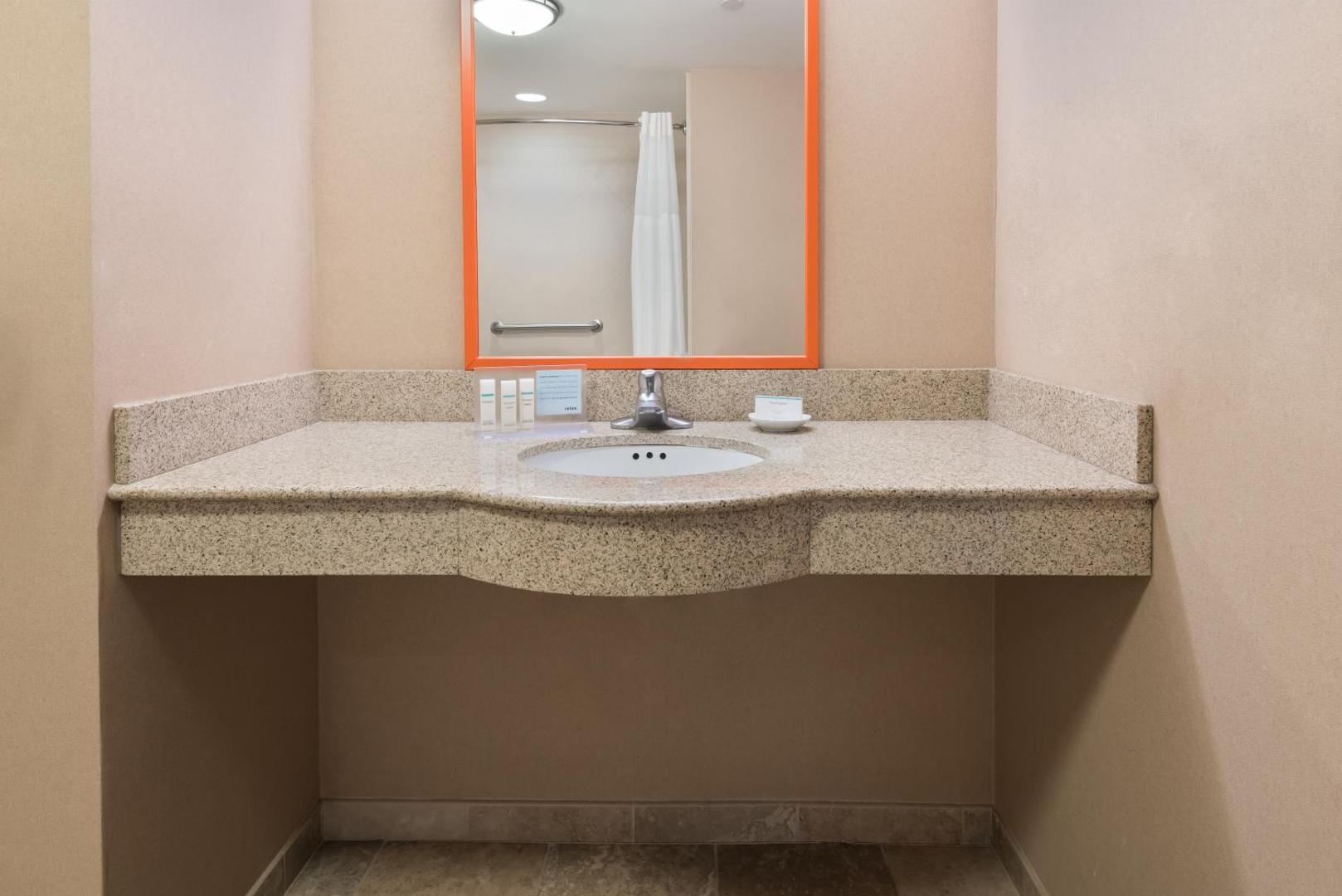 Hampton Inn Springfield South Enfield