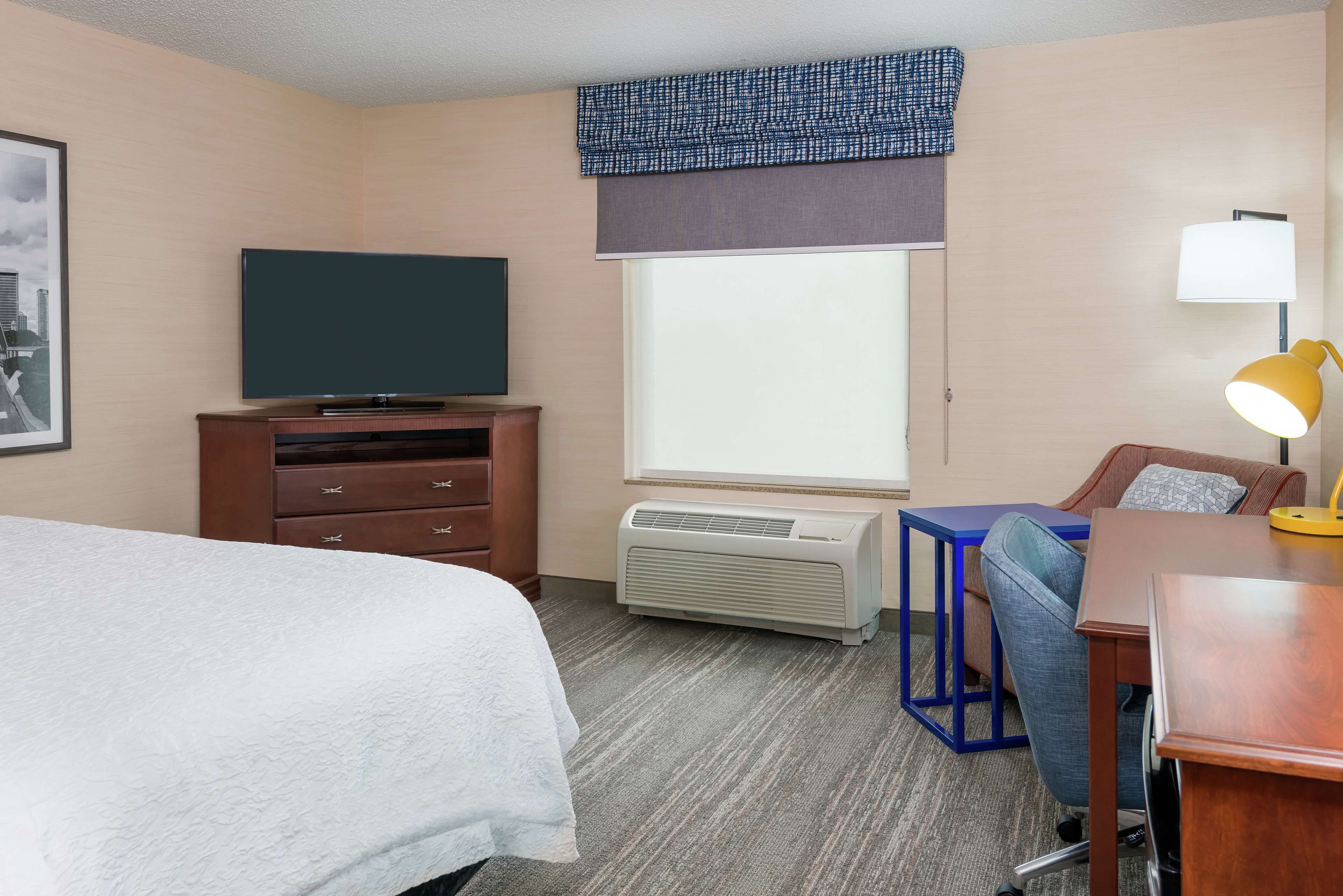 Hampton Inn Springfield South Enfield