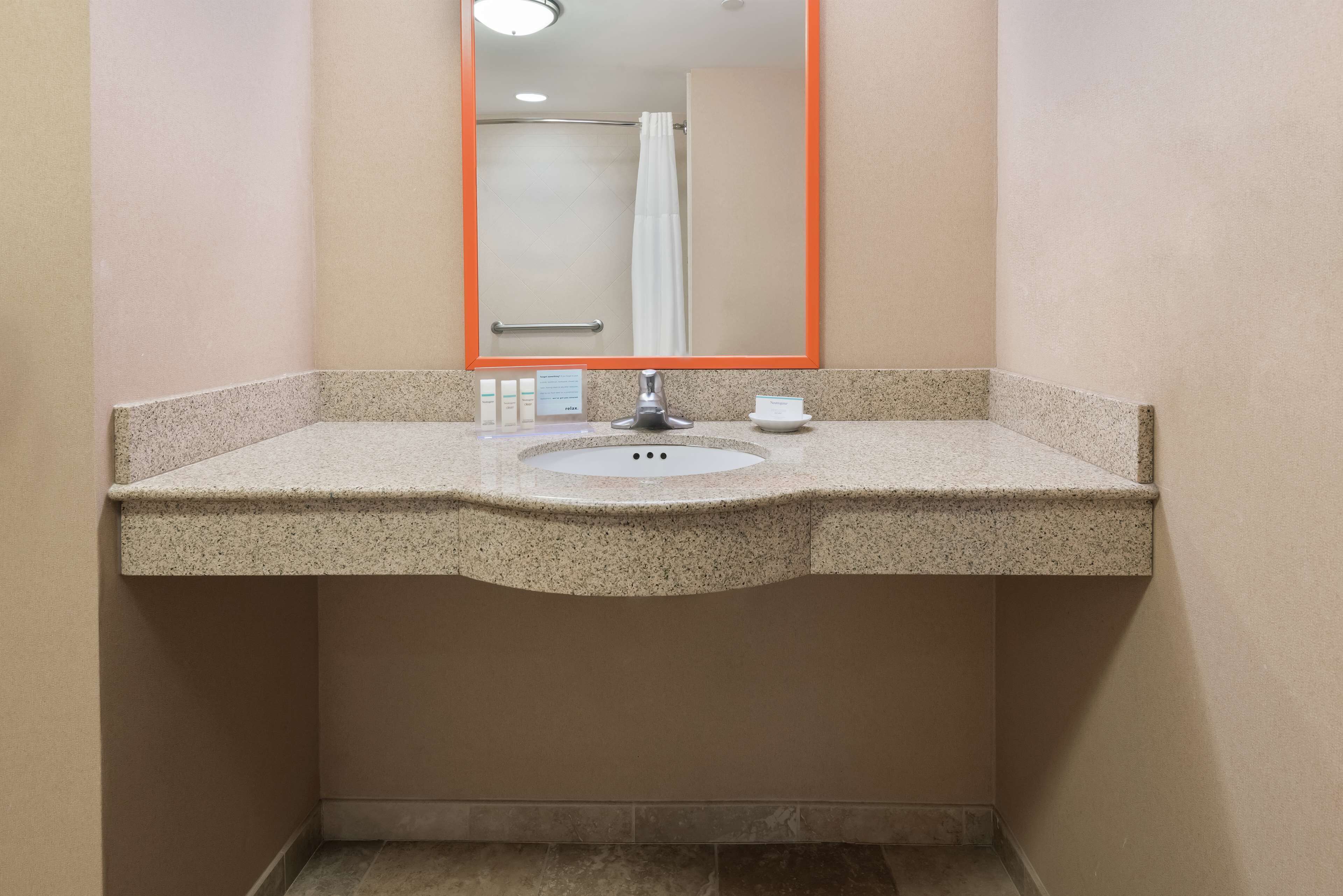 Hampton Inn Springfield South Enfield