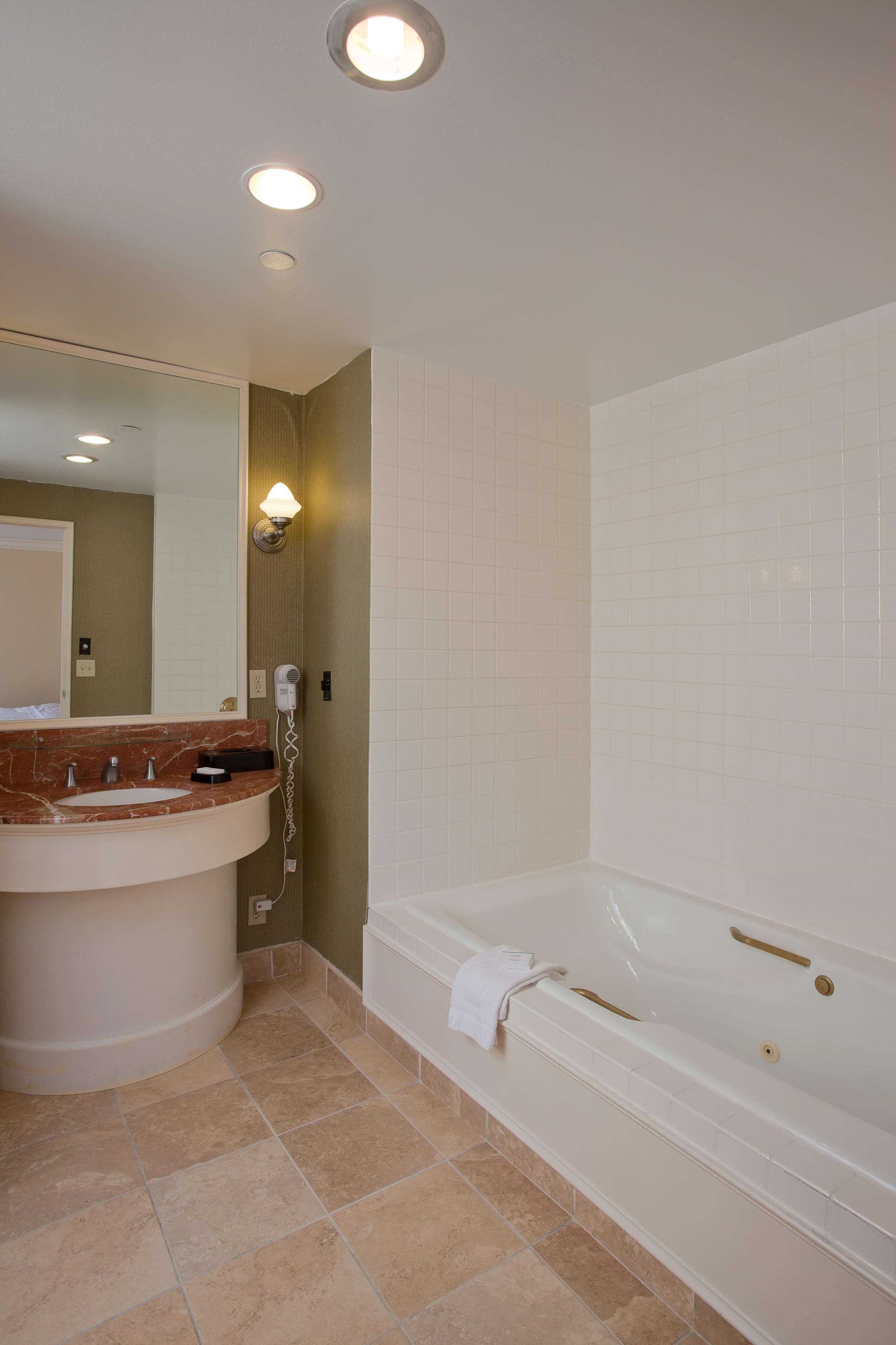 Hampton Inn & Suites Stamford Hampton Inn & Suites Stamford