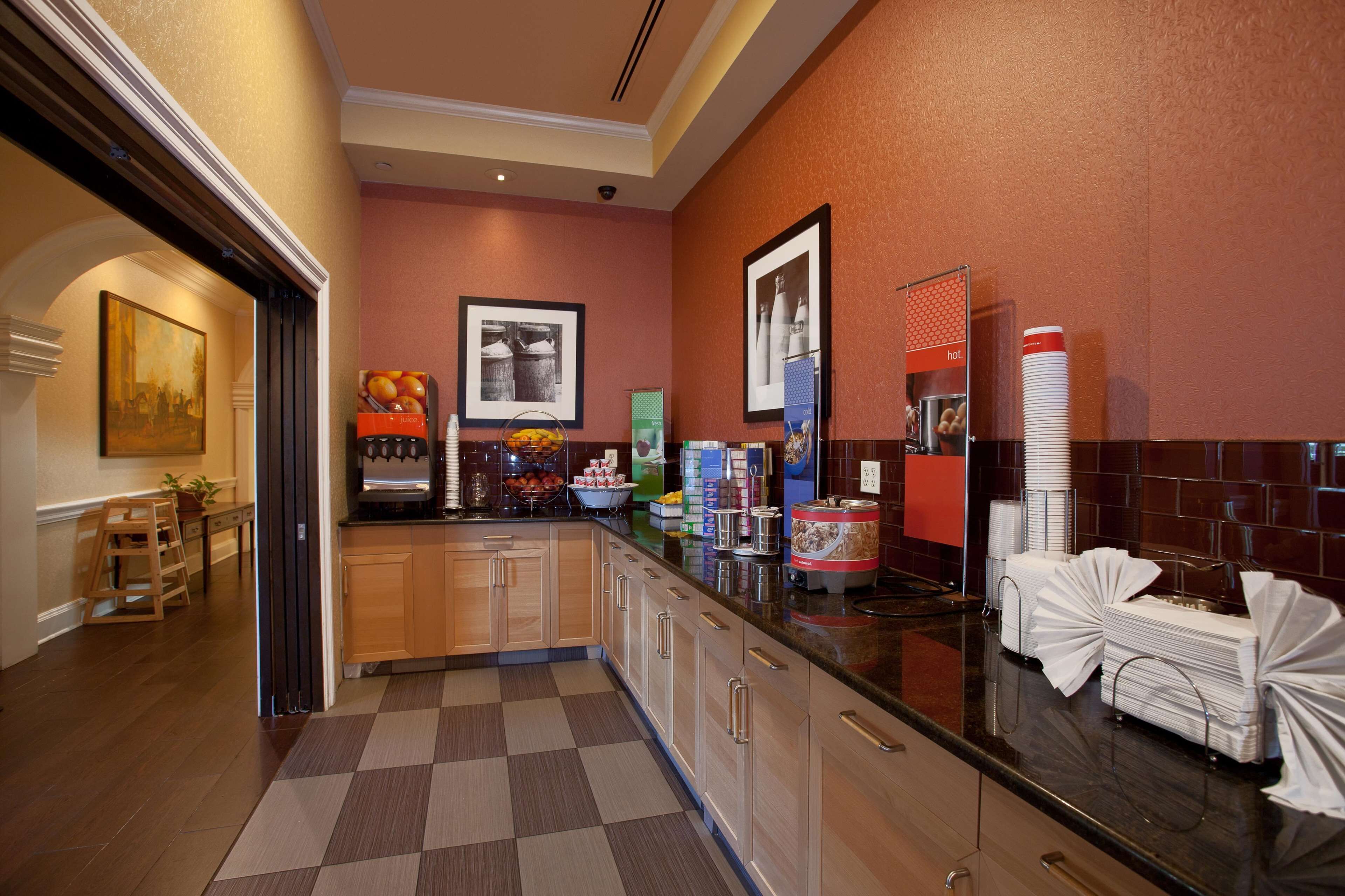 Hampton Inn & Suites Stamford Hampton Inn & Suites Stamford