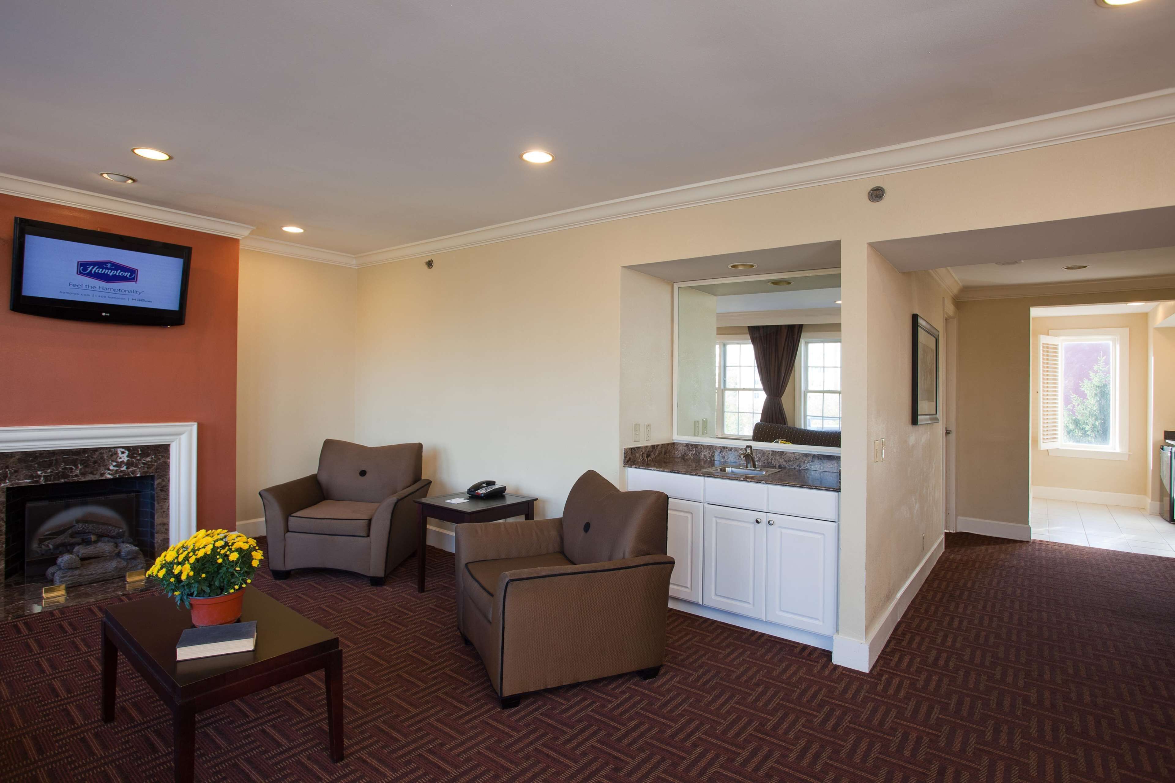 Hampton Inn & Suites Stamford Hampton Inn & Suites Stamford