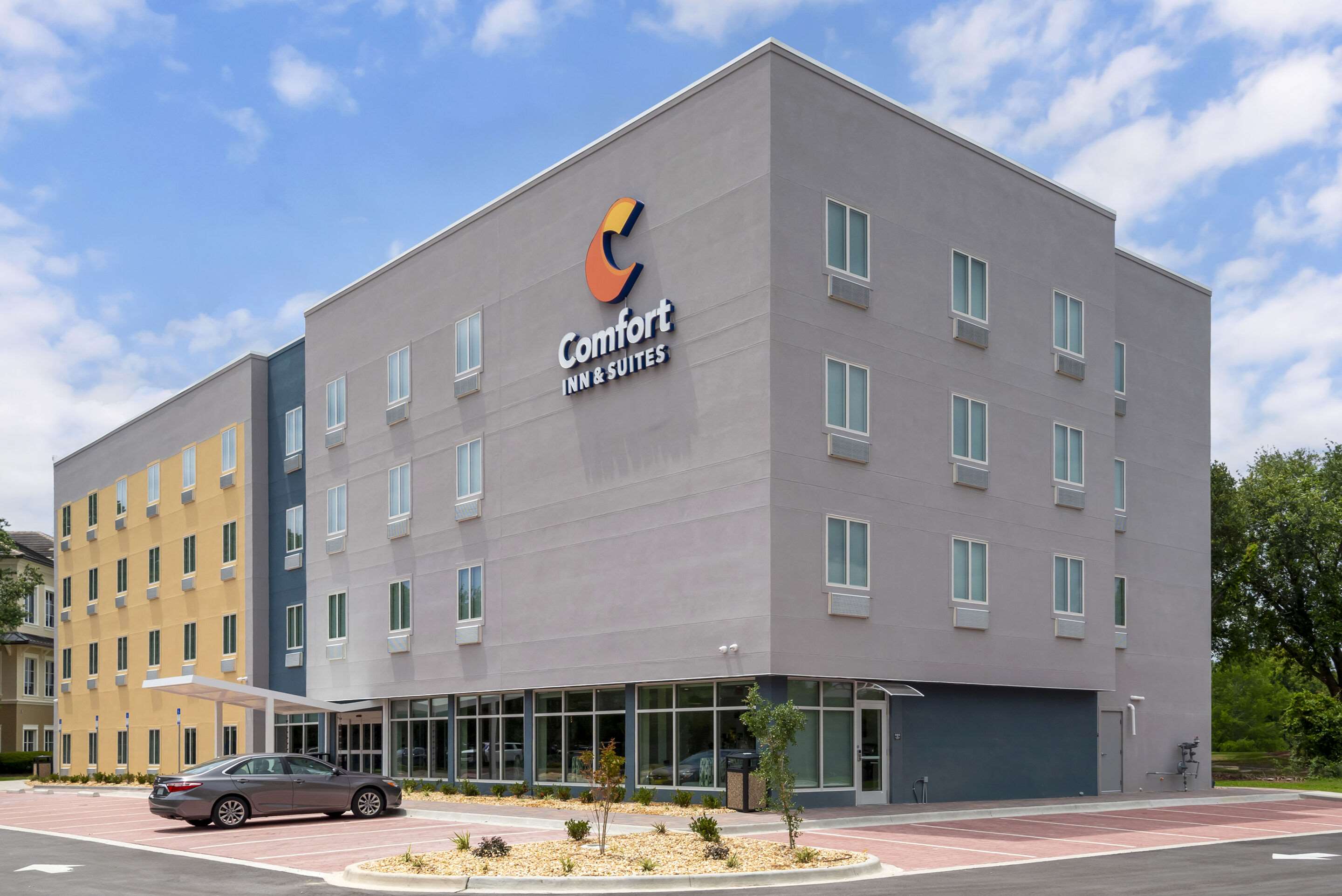 Comfort Inn & Suites Comfort Inn & Suites