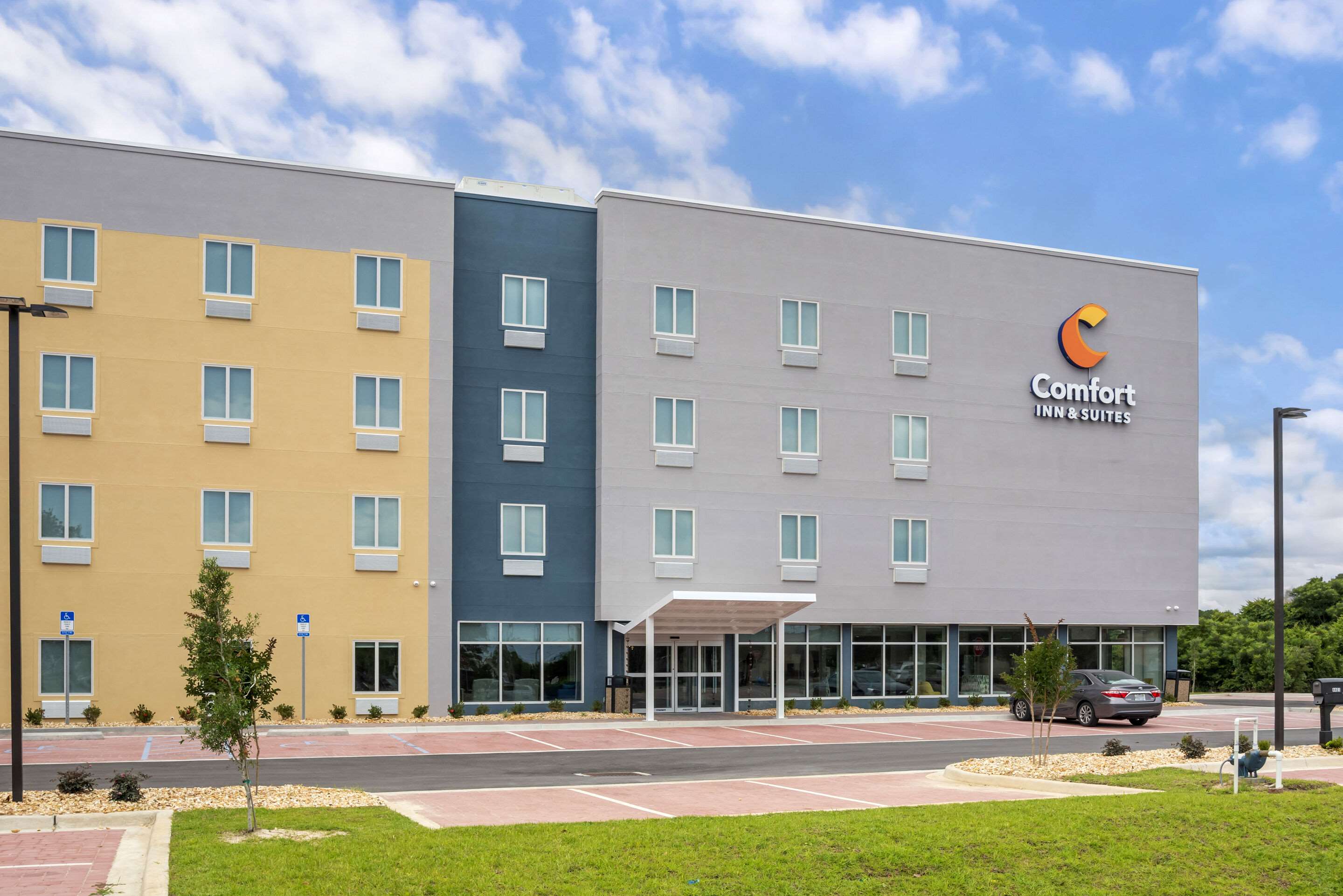 Comfort Inn & Suites Comfort Inn & Suites