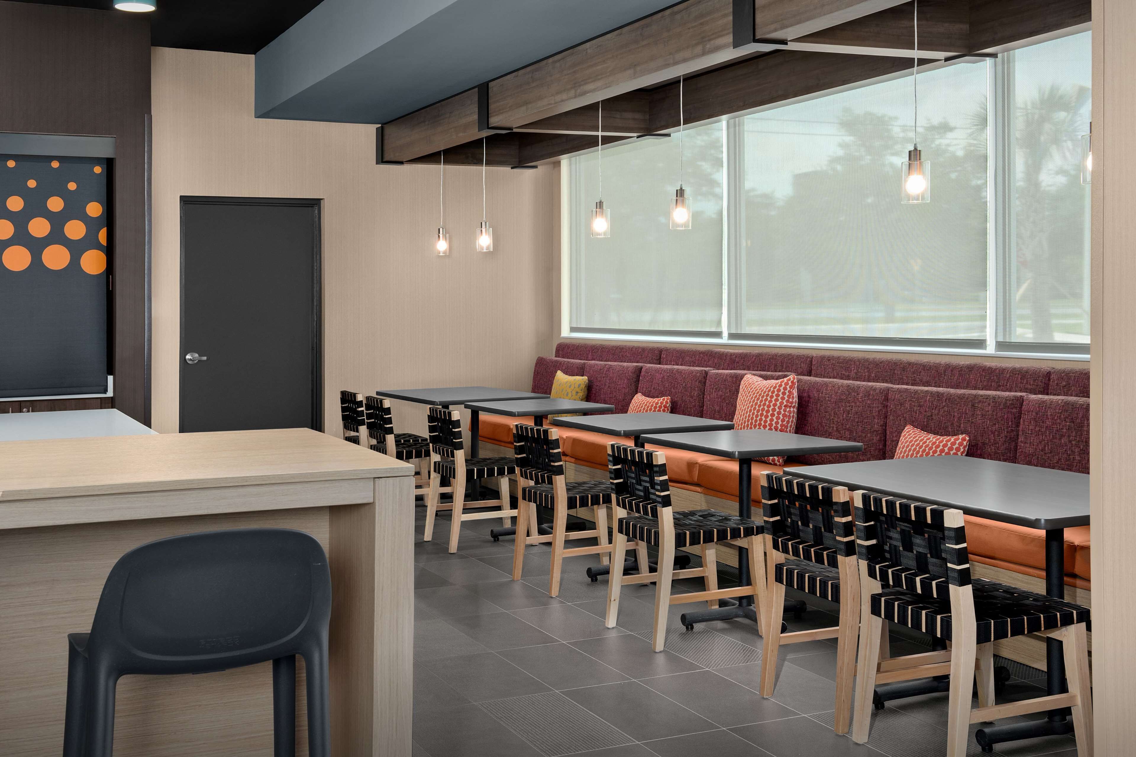 Tru by Hilton Jacksonville Airport I-95