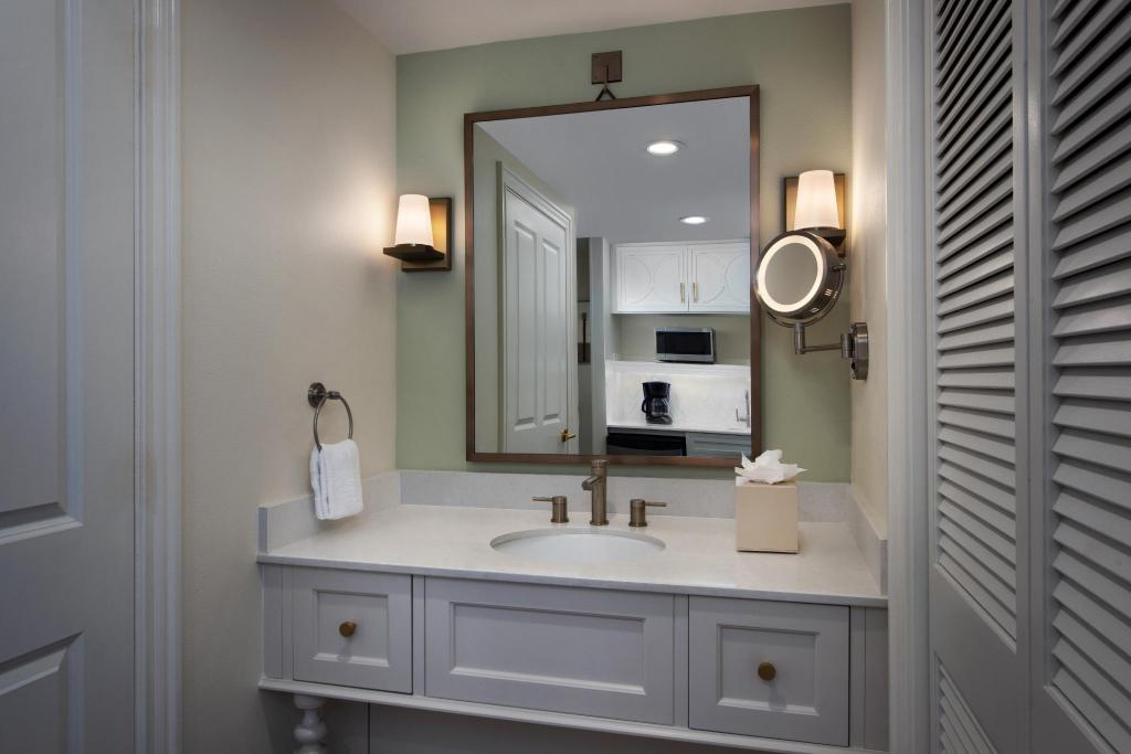 Disney's Saratoga Springs Resort & Spa