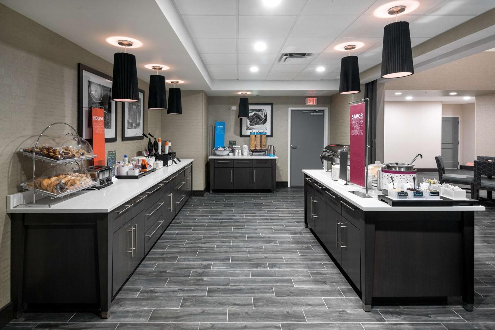 Hampton Inn & Suites West Melbourne Palm Bay Road Hampton Inn & Suites West Melbourne Palm Bay Road