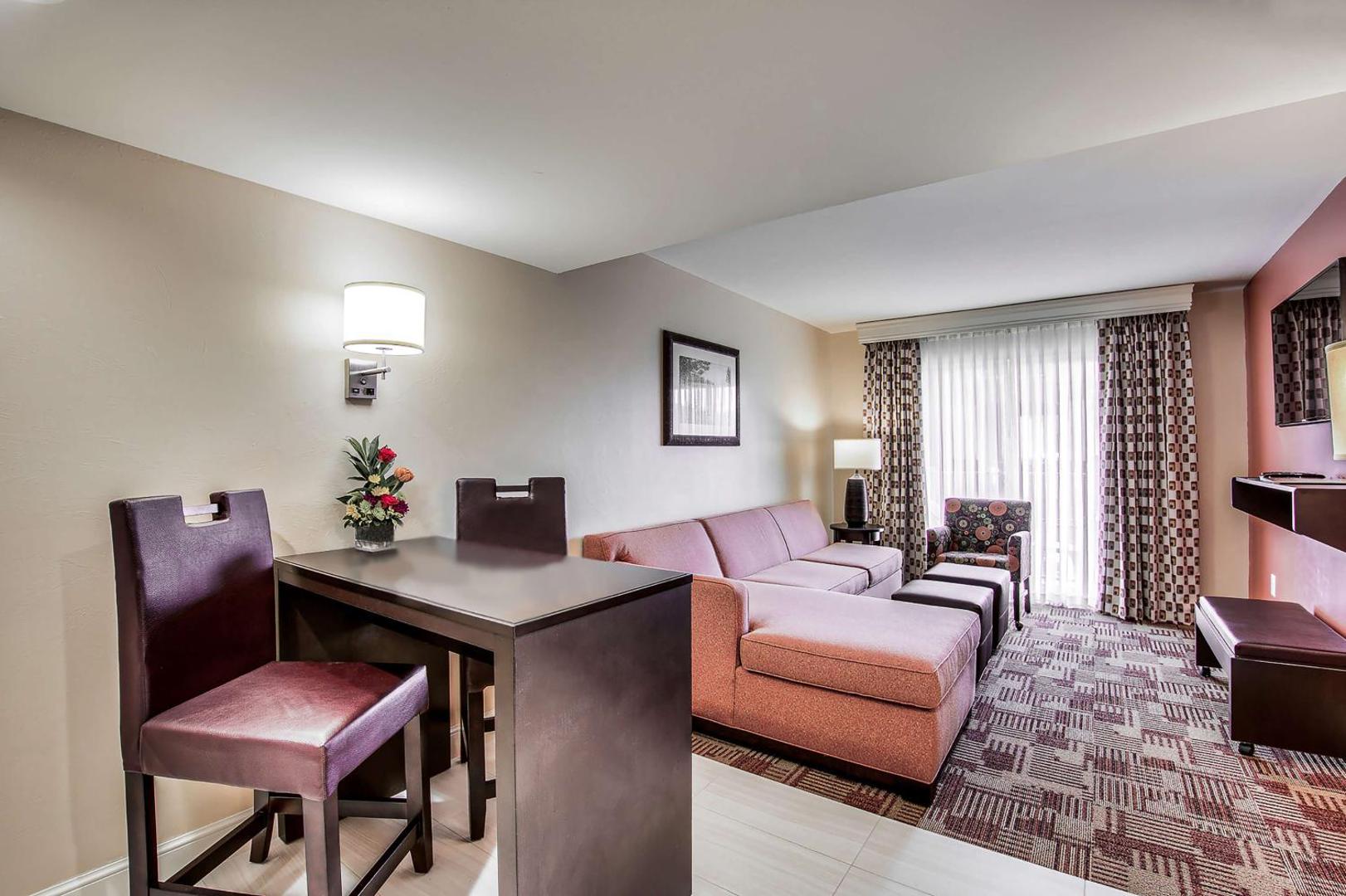 Inn of Naples, Tapestry Collection by Hilton Inn of Naples, Tapestry Collection by Hilton