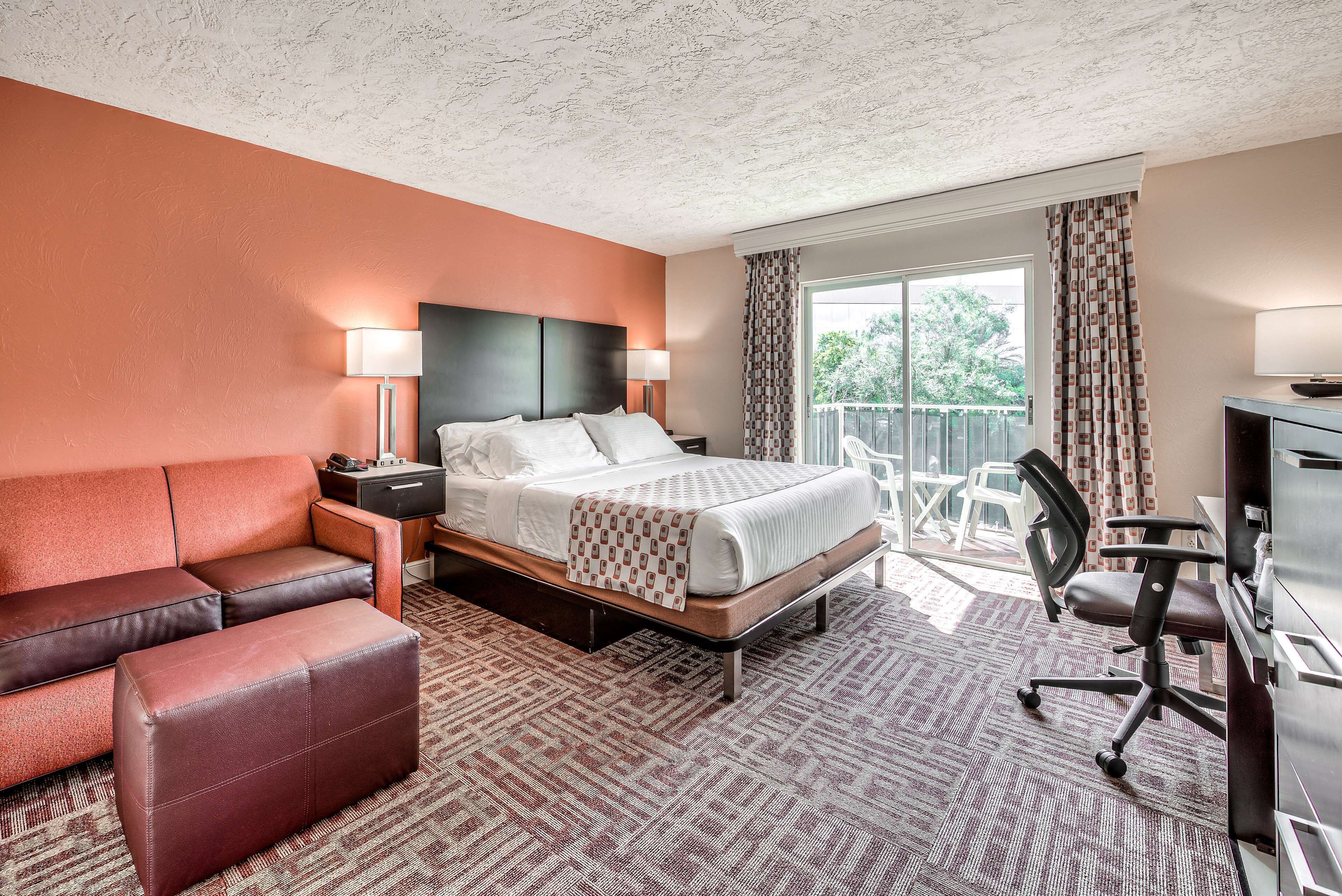 Inn of Naples, Tapestry Collection by Hilton Inn of Naples, Tapestry Collection by Hilton