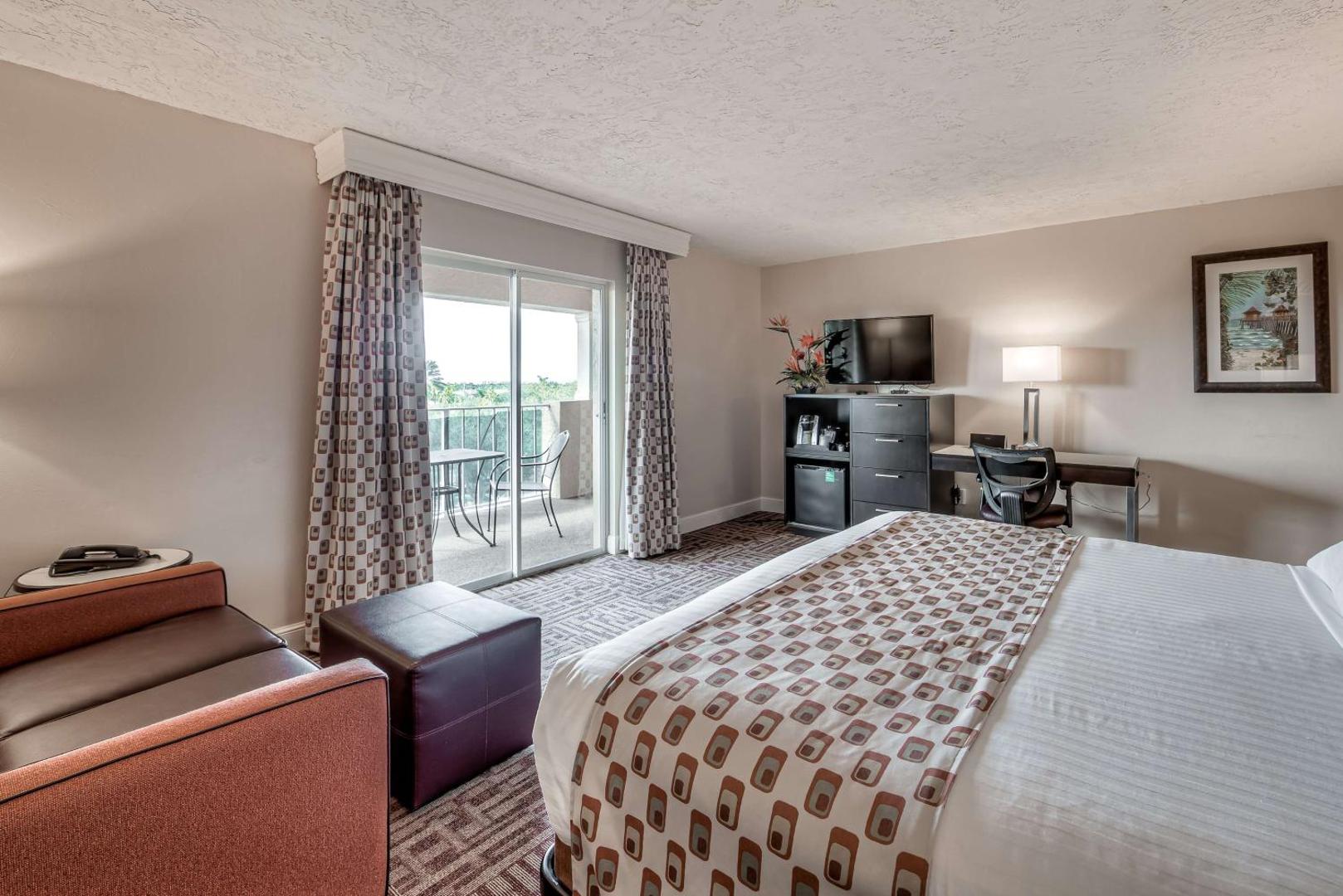 Inn of Naples, Tapestry Collection by Hilton Inn of Naples, Tapestry Collection by Hilton