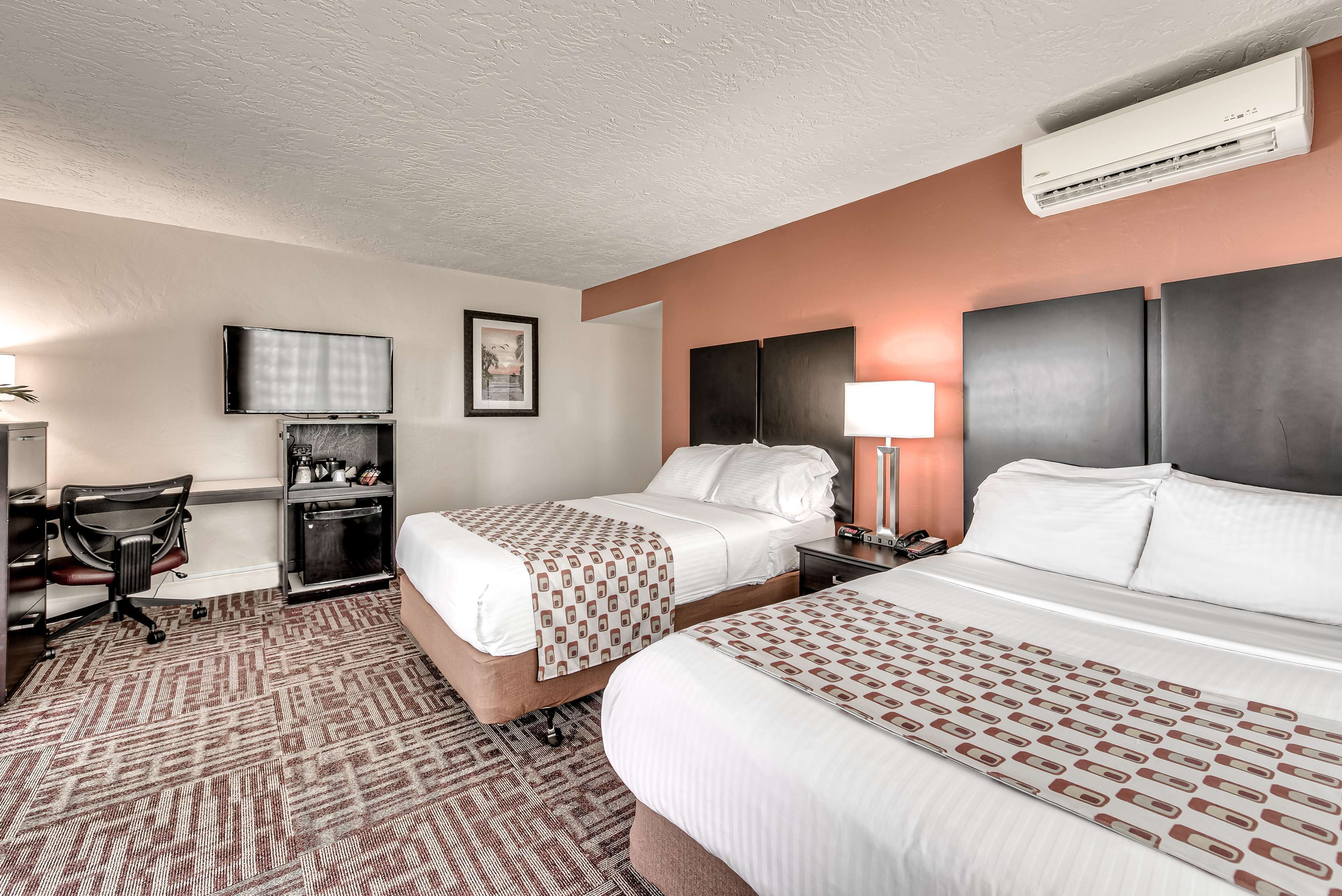 Inn of Naples, Tapestry Collection by Hilton Inn of Naples, Tapestry Collection by Hilton