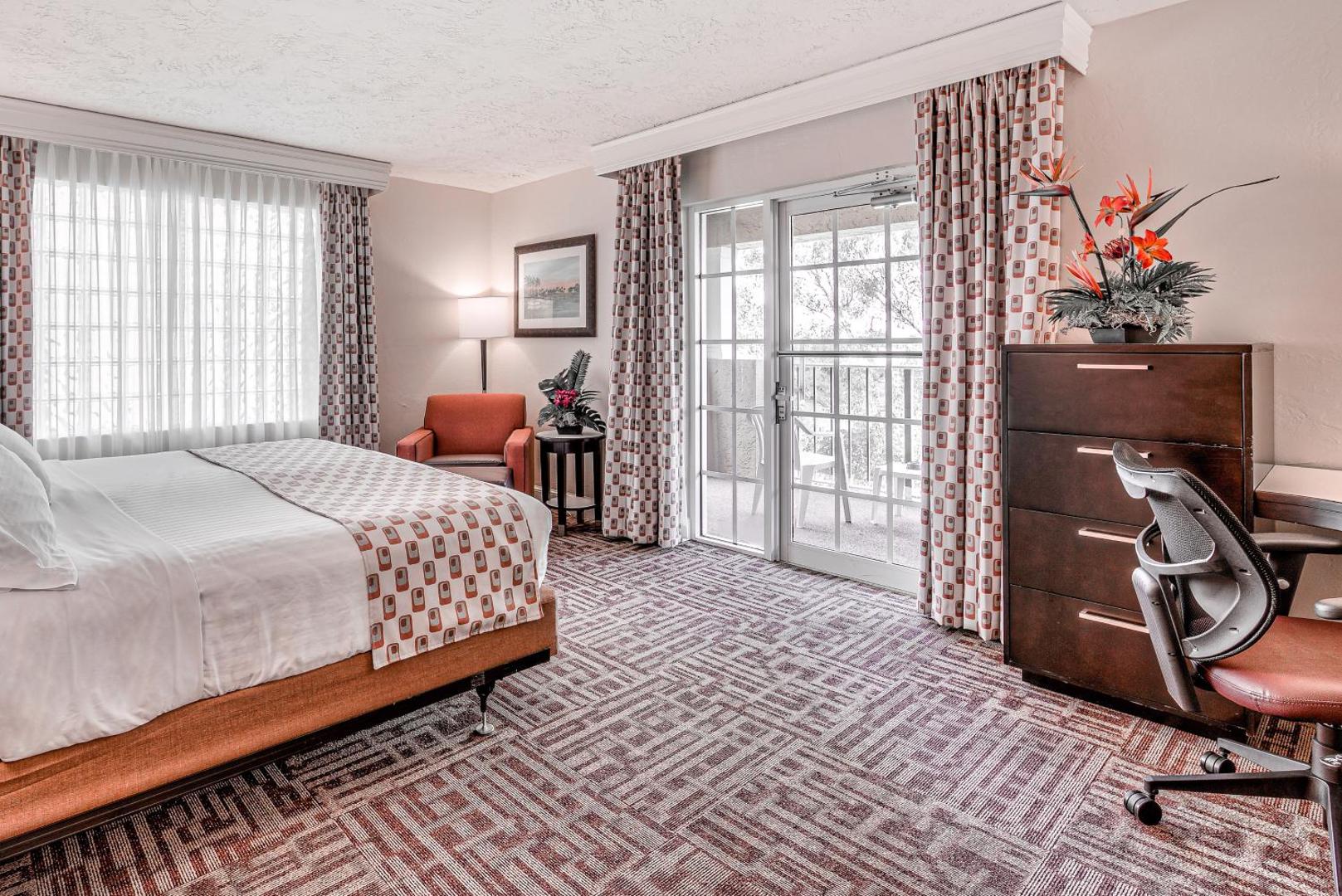 Inn of Naples, Tapestry Collection by Hilton Inn of Naples, Tapestry Collection by Hilton