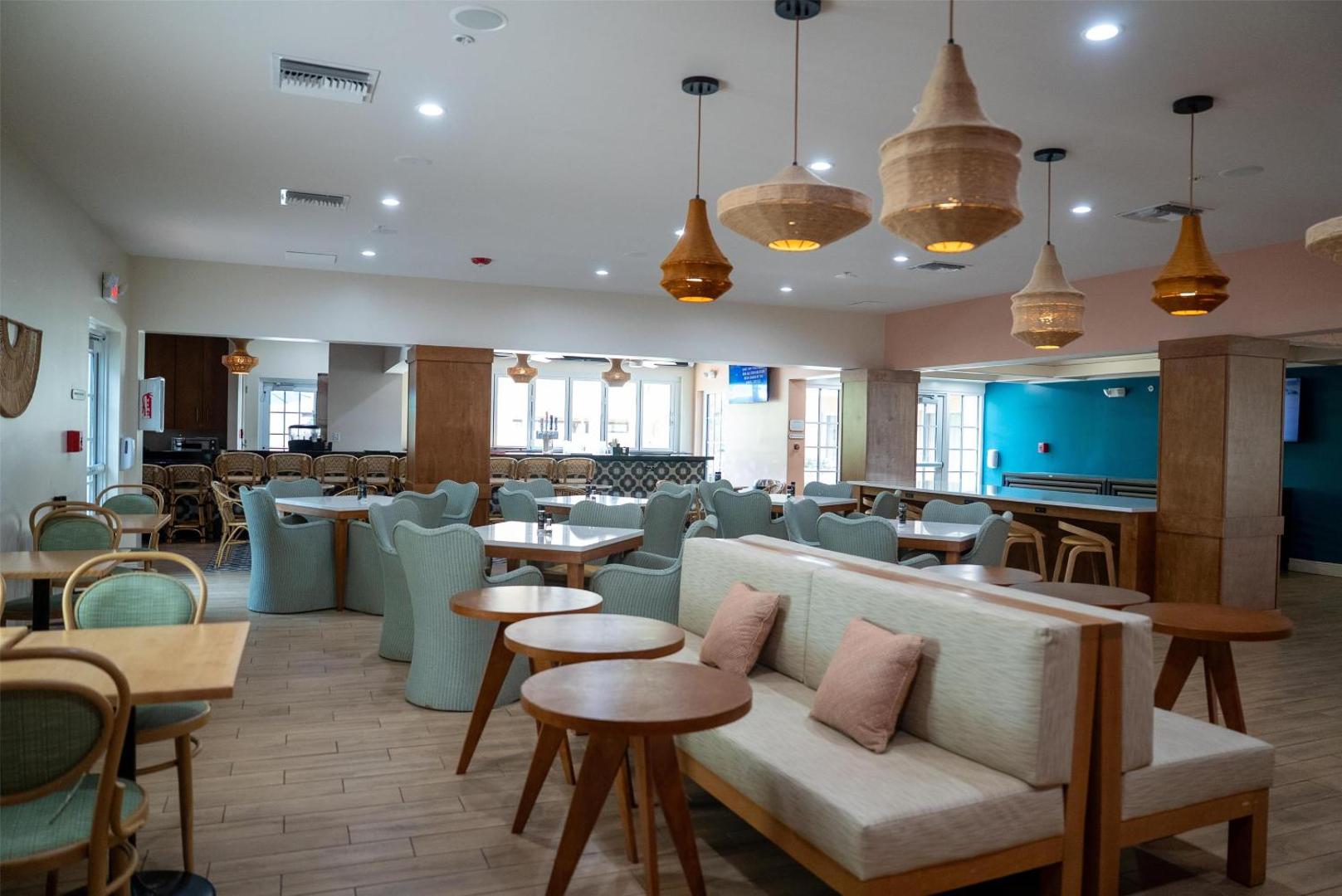 Inn of Naples, Tapestry Collection by Hilton Inn of Naples, Tapestry Collection by Hilton