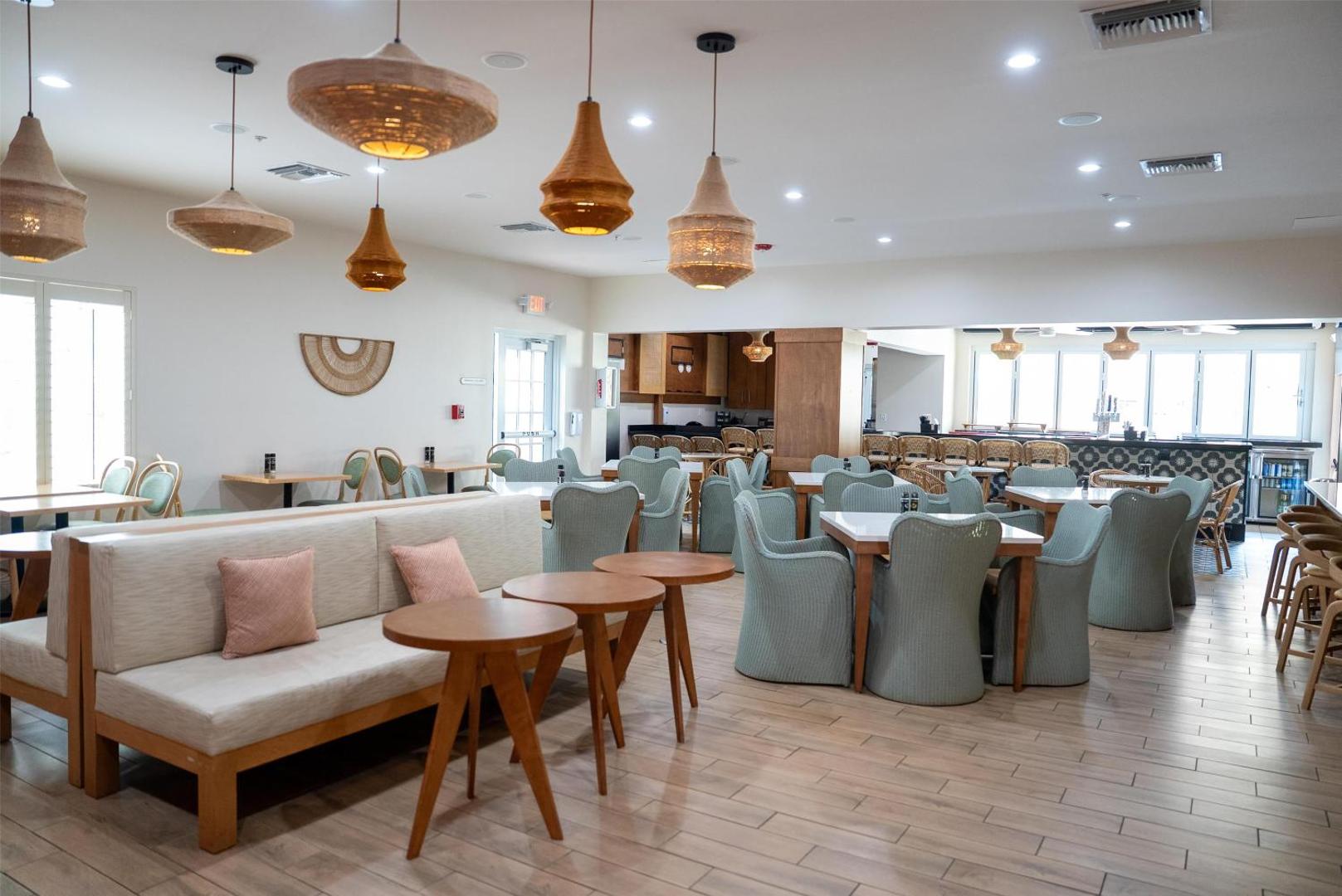 Inn of Naples, Tapestry Collection by Hilton Inn of Naples, Tapestry Collection by Hilton