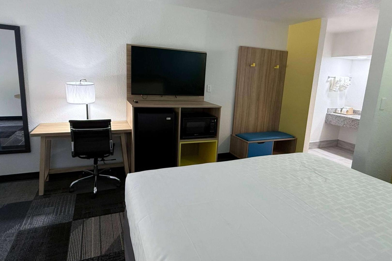 Quality Inn At Eglin AFB (Air Force Base)