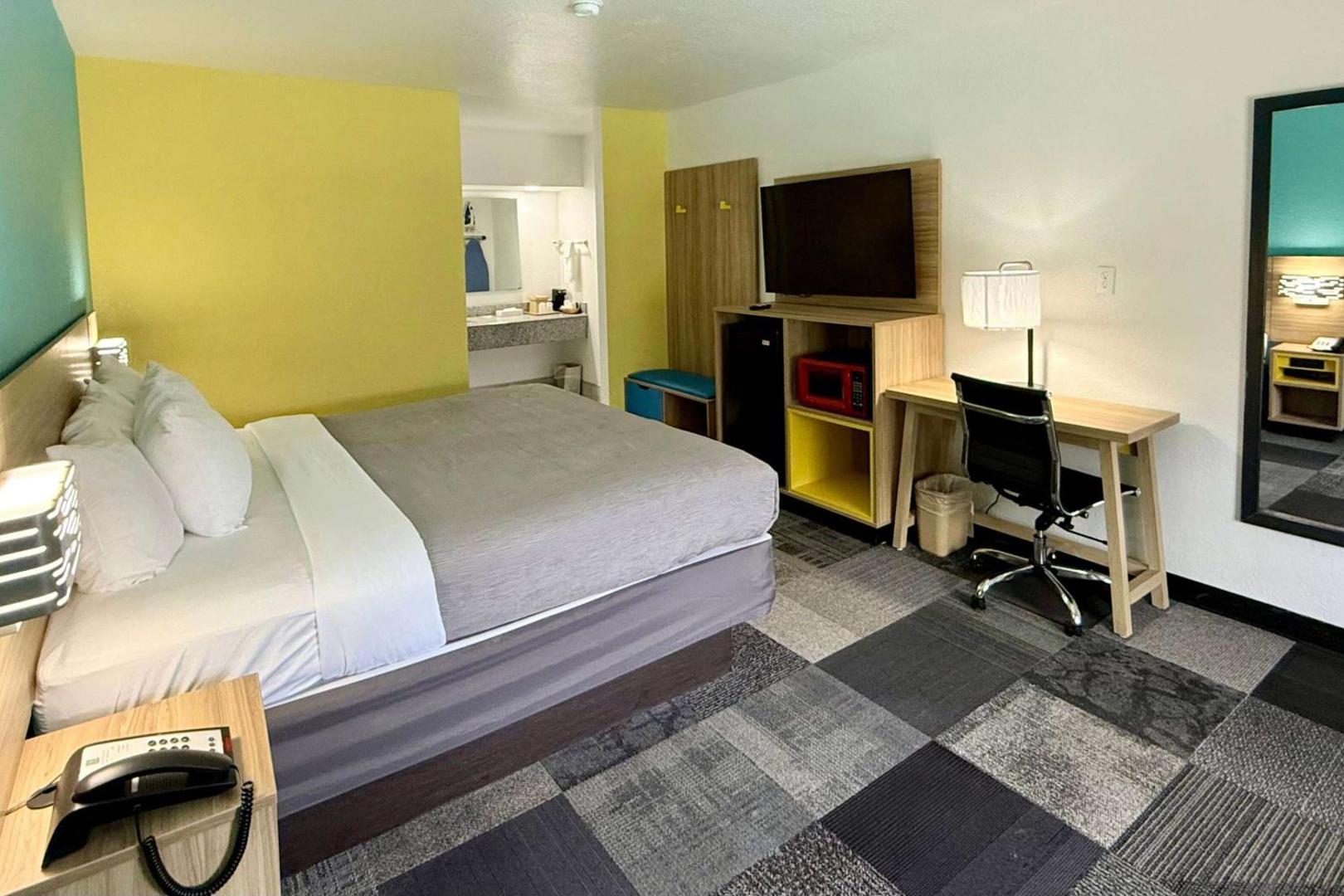 Quality Inn At Eglin AFB (Air Force Base)