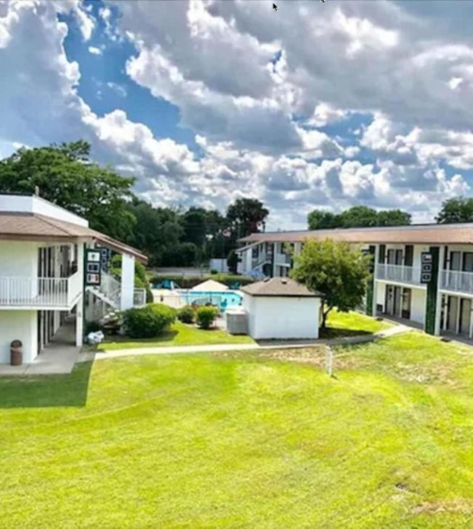 Quality Inn At Eglin AFB (Air Force Base)