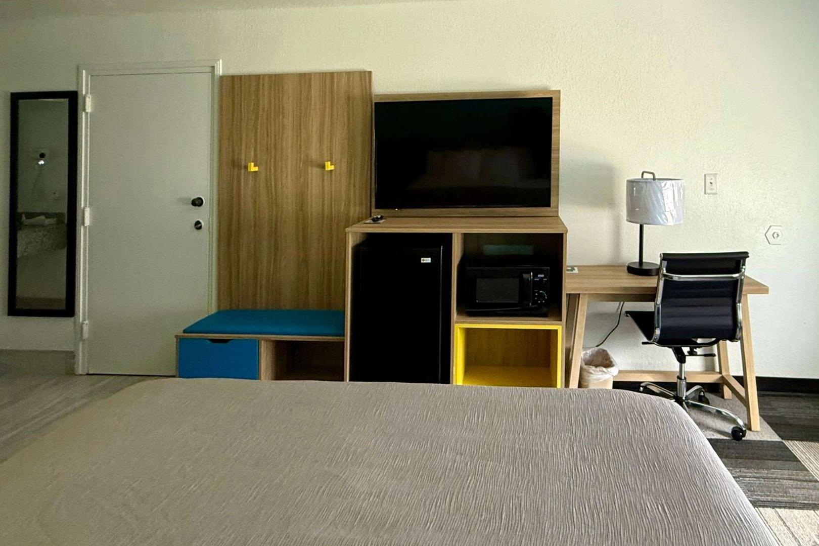 Quality Inn At Eglin AFB (Air Force Base)