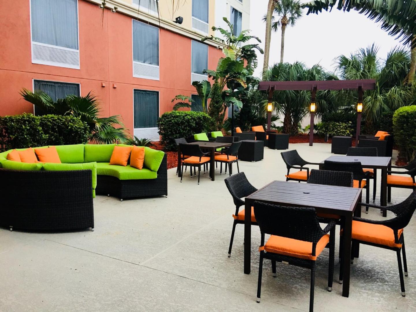 Courtyard by Marriott across Universal Orlando