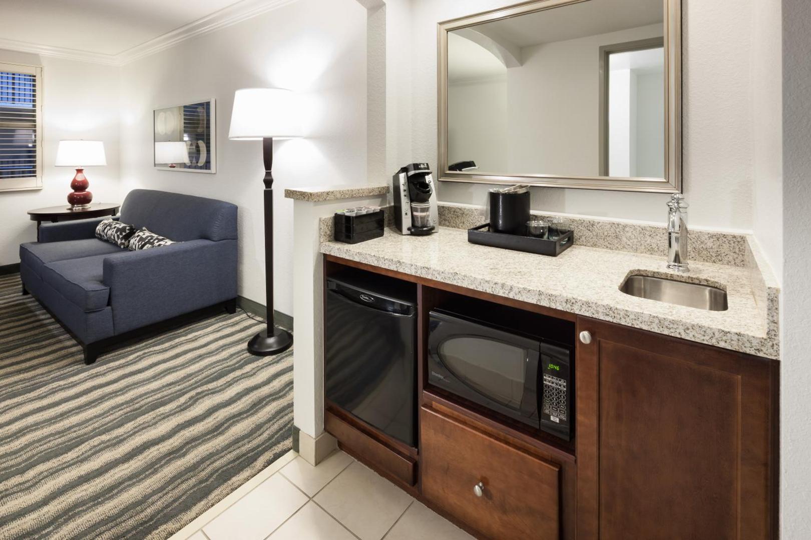Embassy Suites by Hilton Tampa Brandon Embassy Suites by Hilton Tampa Brandon
