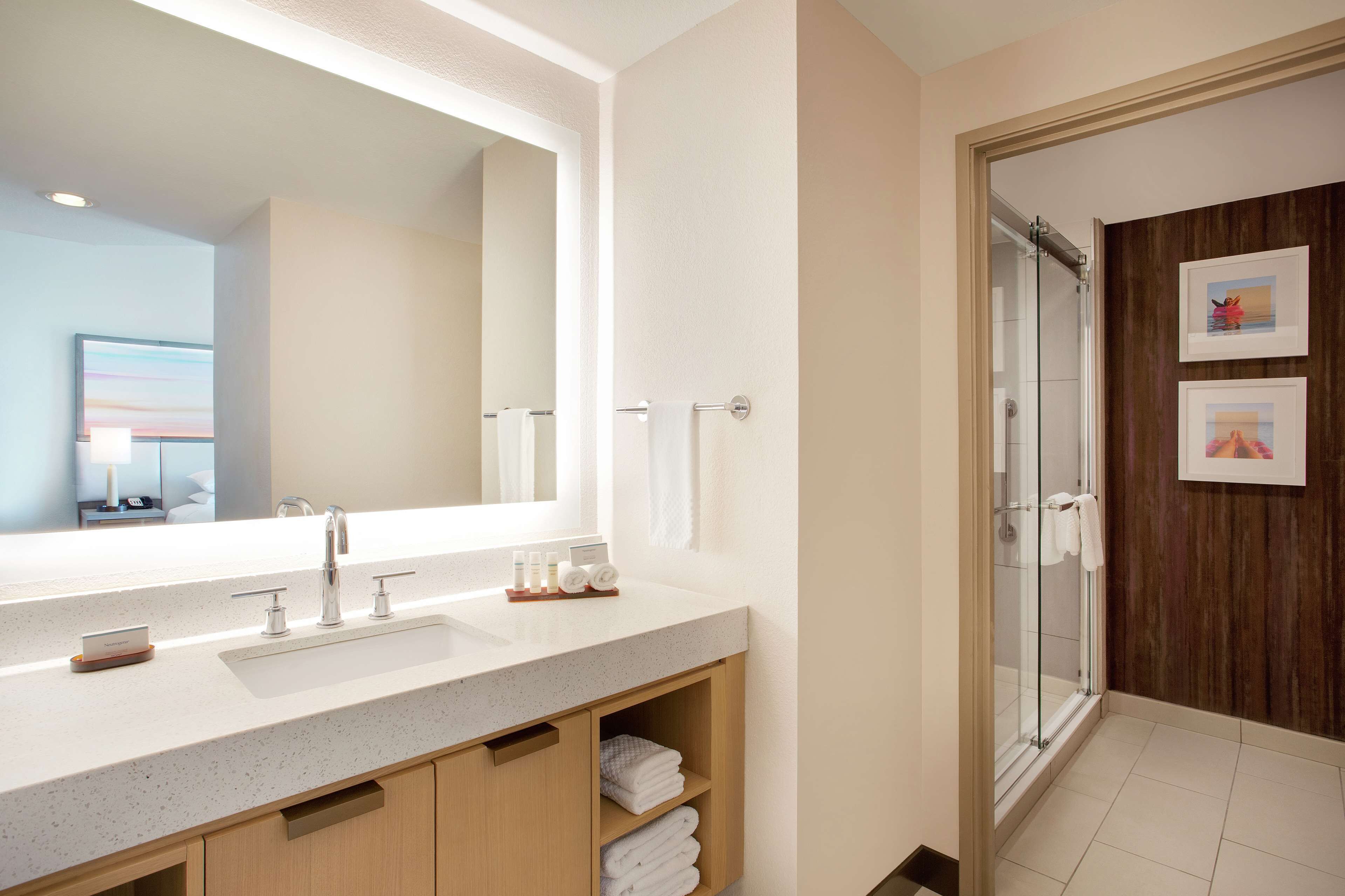 Embassy Suites by Hilton Tampa Downtown Convention Center Embassy Suites by Hilton Tampa Downtown Convention Center