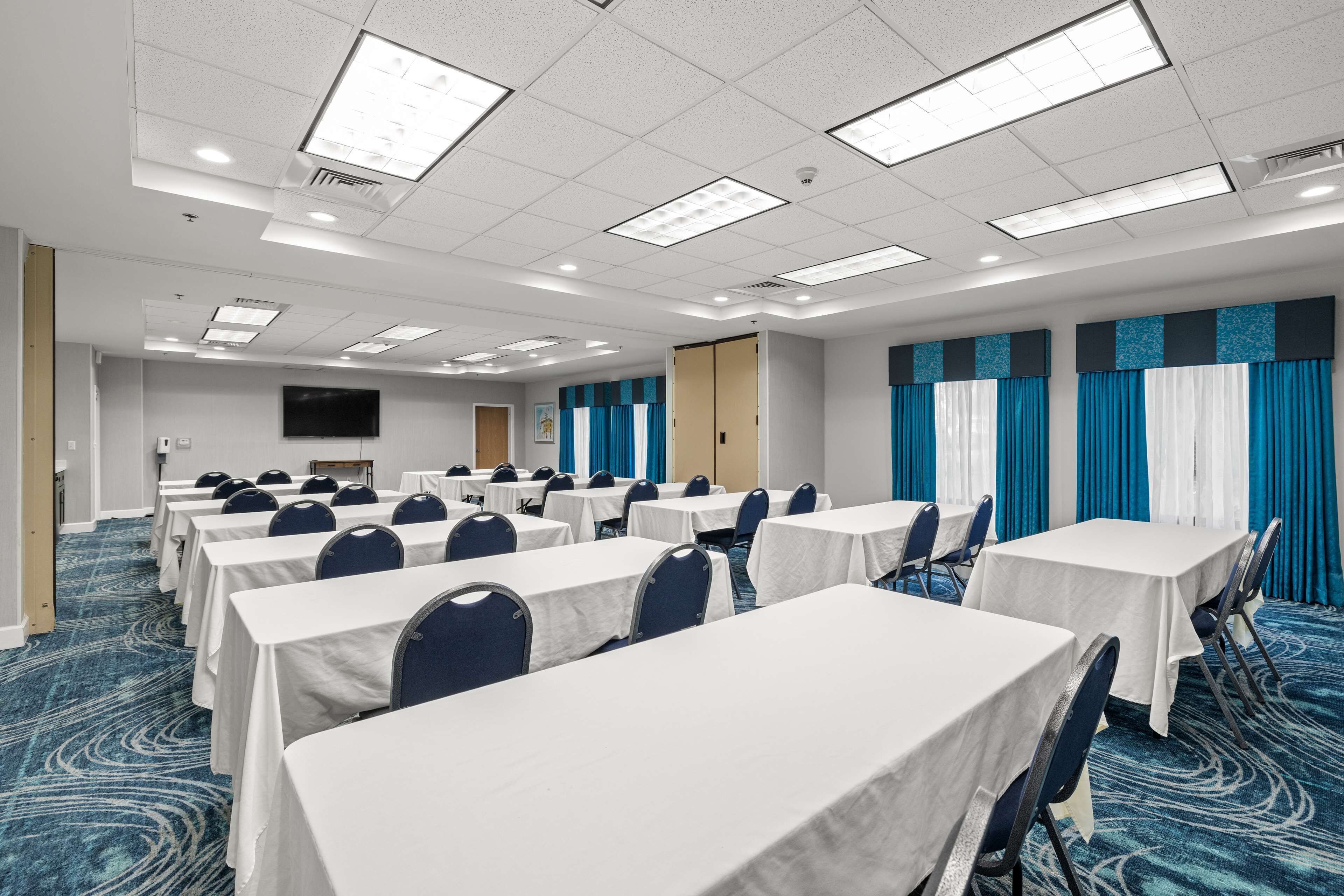 Hampton Inn Tampa-Veterans Expressway (Airport North) Hampton Inn Tampa-Veterans Expressway (Airport North)