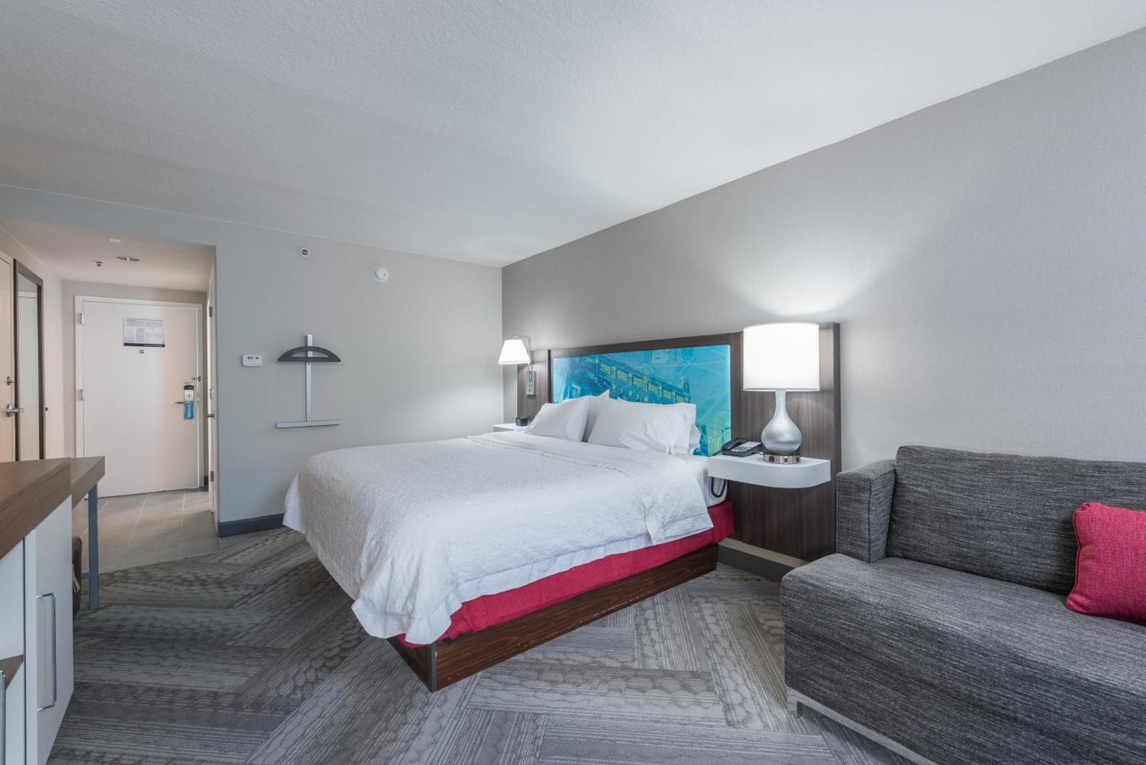 Hampton Inn Tampa-Veterans Expressway (Airport North) Hampton Inn Tampa-Veterans Expressway (Airport North)