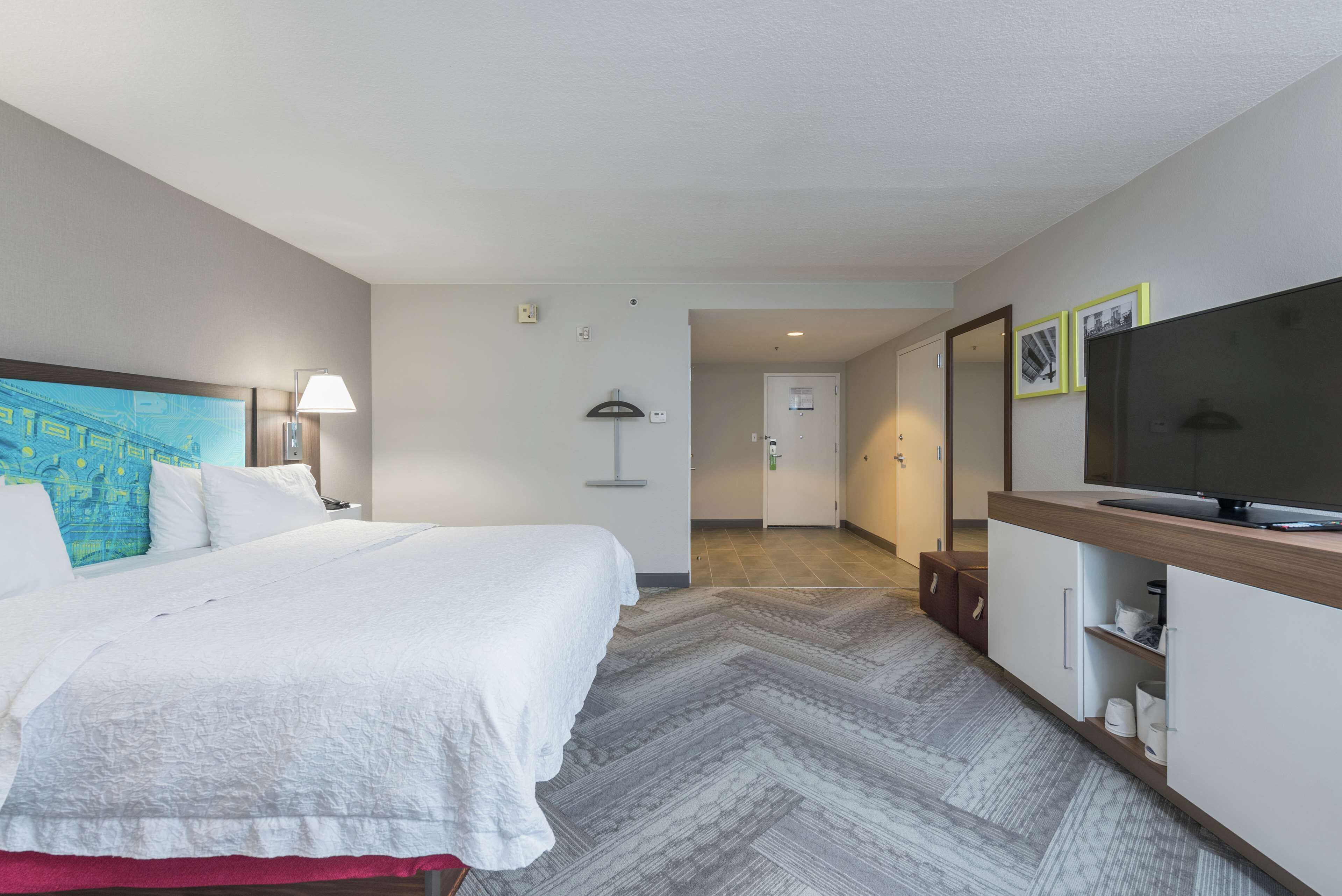 Hampton Inn Tampa-Veterans Expressway (Airport North) Hampton Inn Tampa-Veterans Expressway (Airport North)