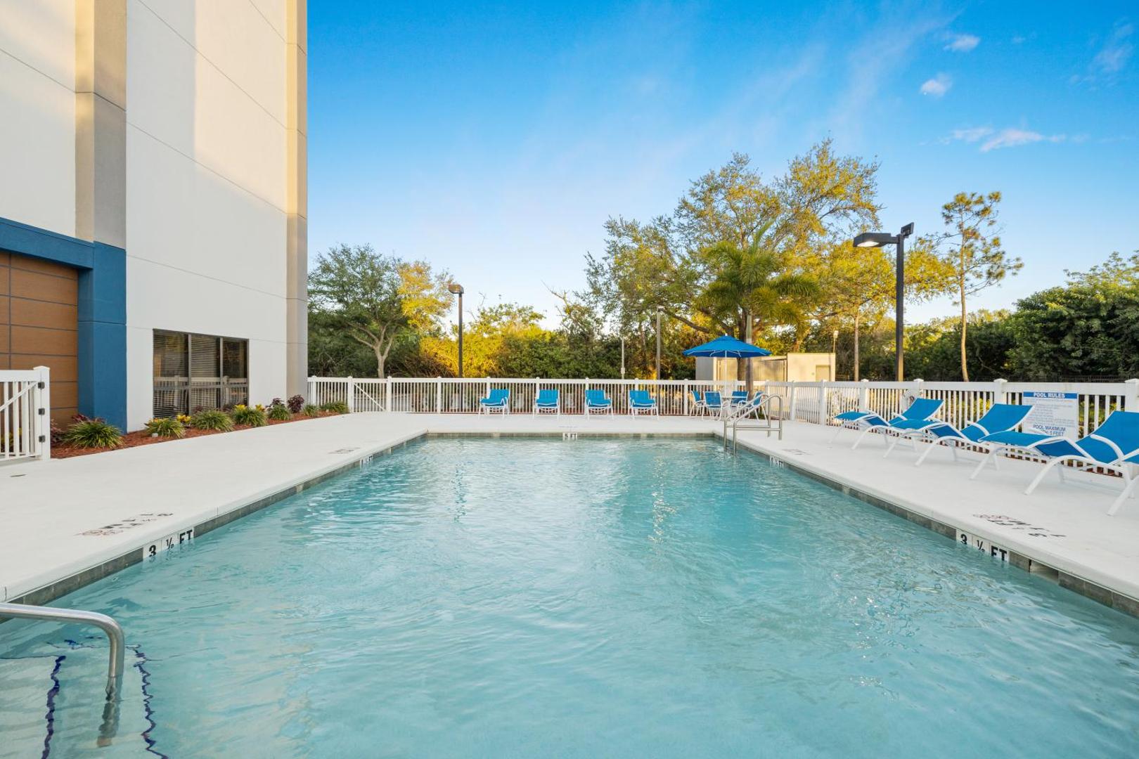 Hampton Inn Tampa-Veterans Expressway (Airport North) Hampton Inn Tampa-Veterans Expressway (Airport North)