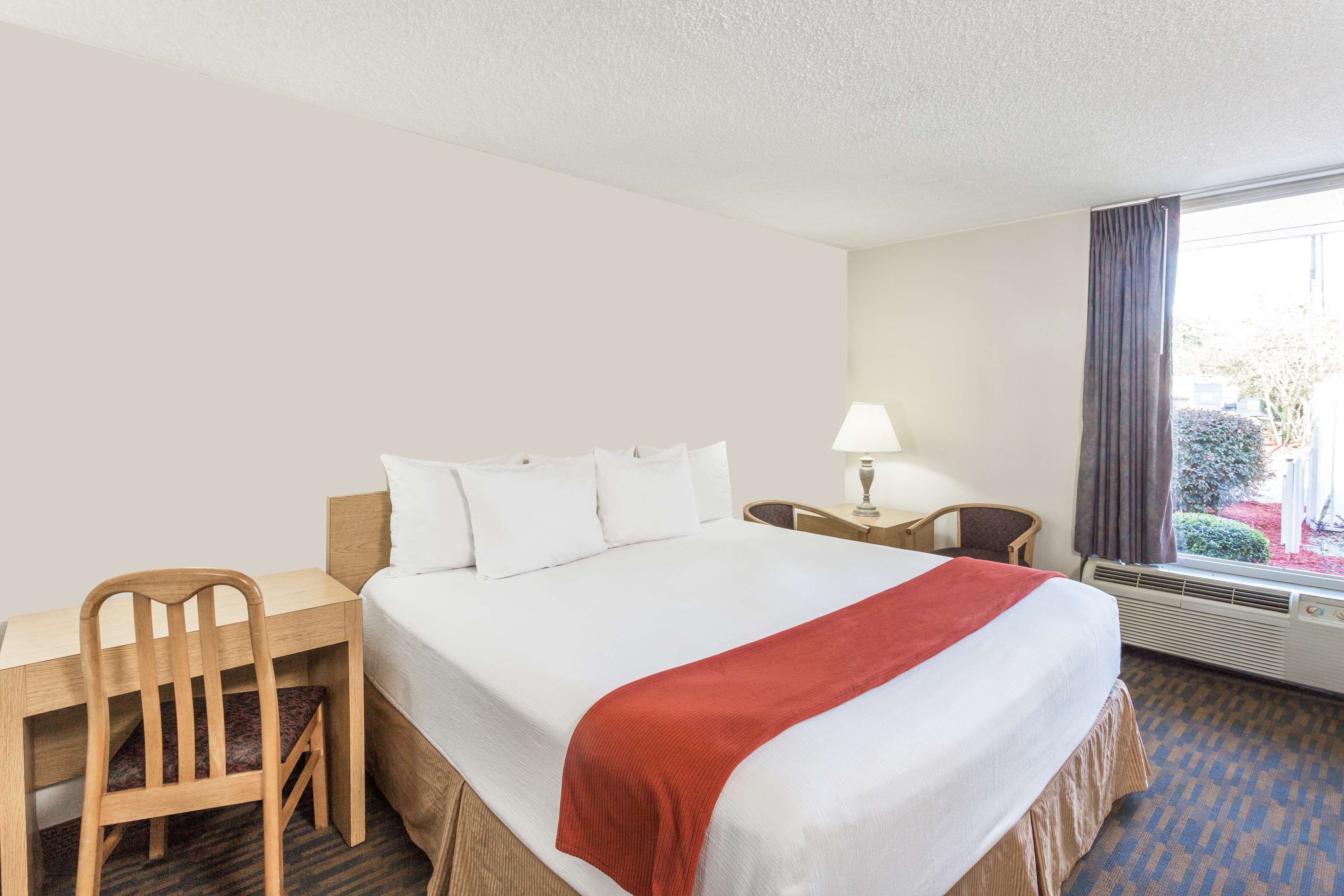 Days Inn by Wyndham Adel-South Georgia-Motorsports Park