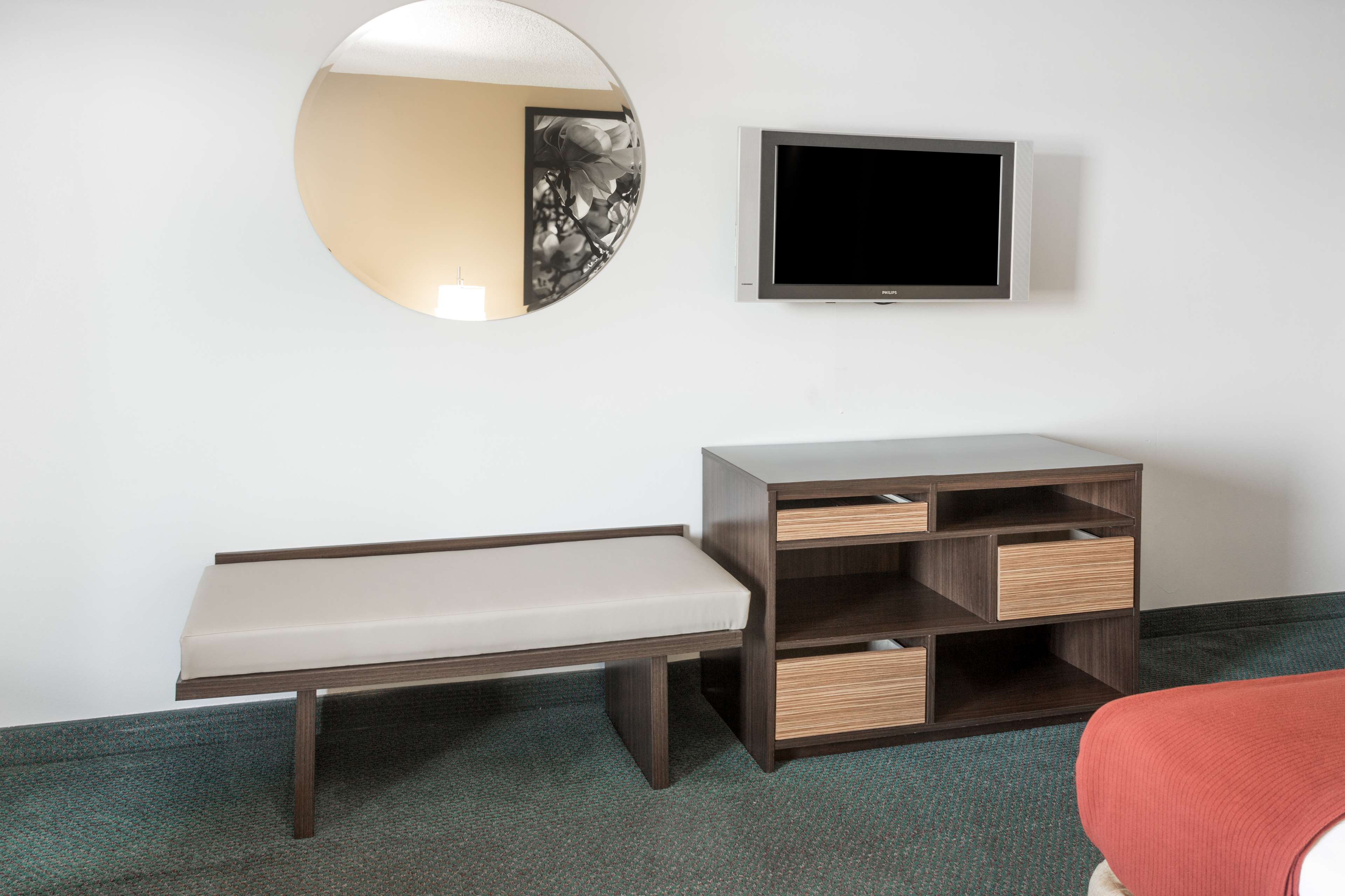 Super 8 by Wyndham Adel