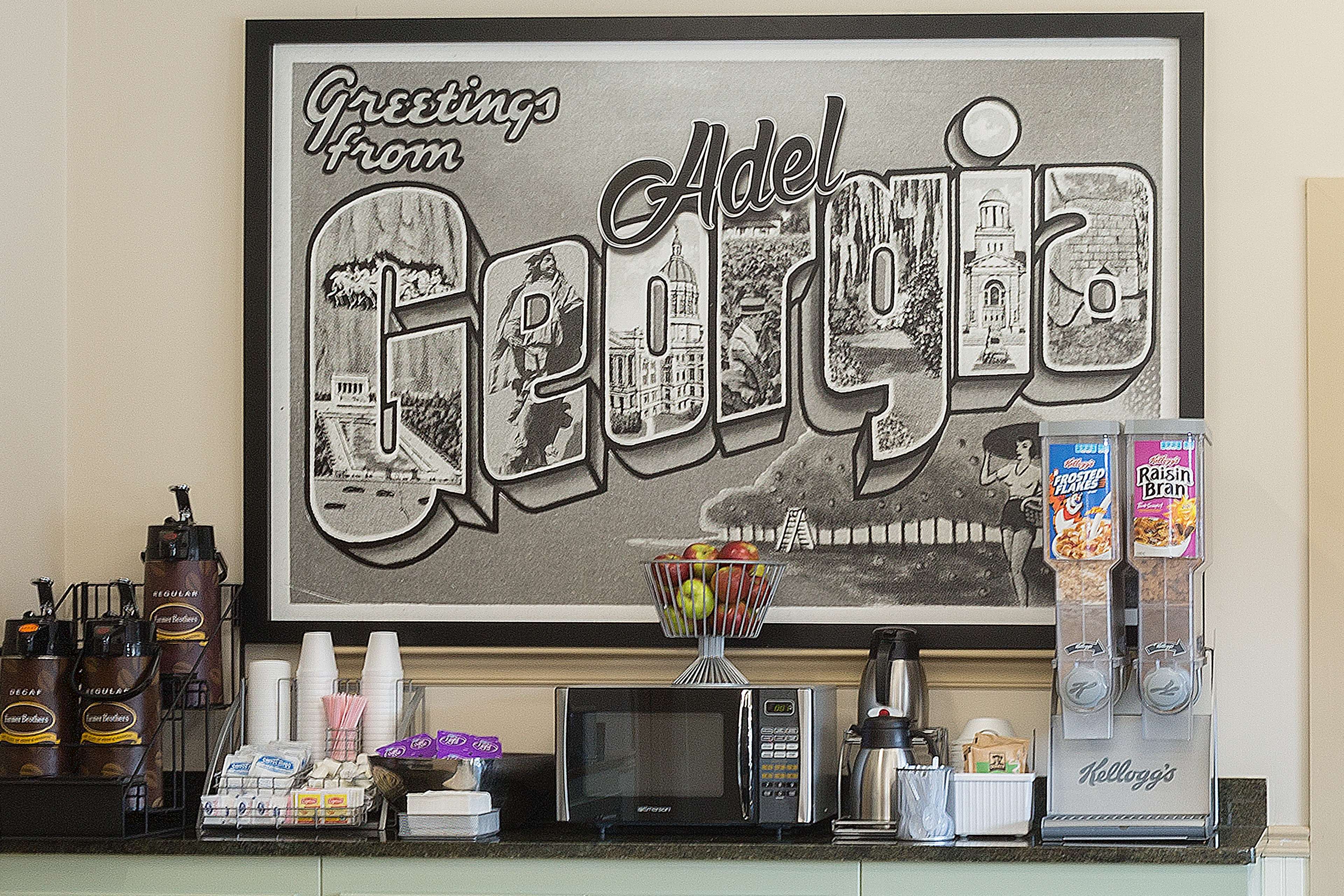 Super 8 by Wyndham Adel