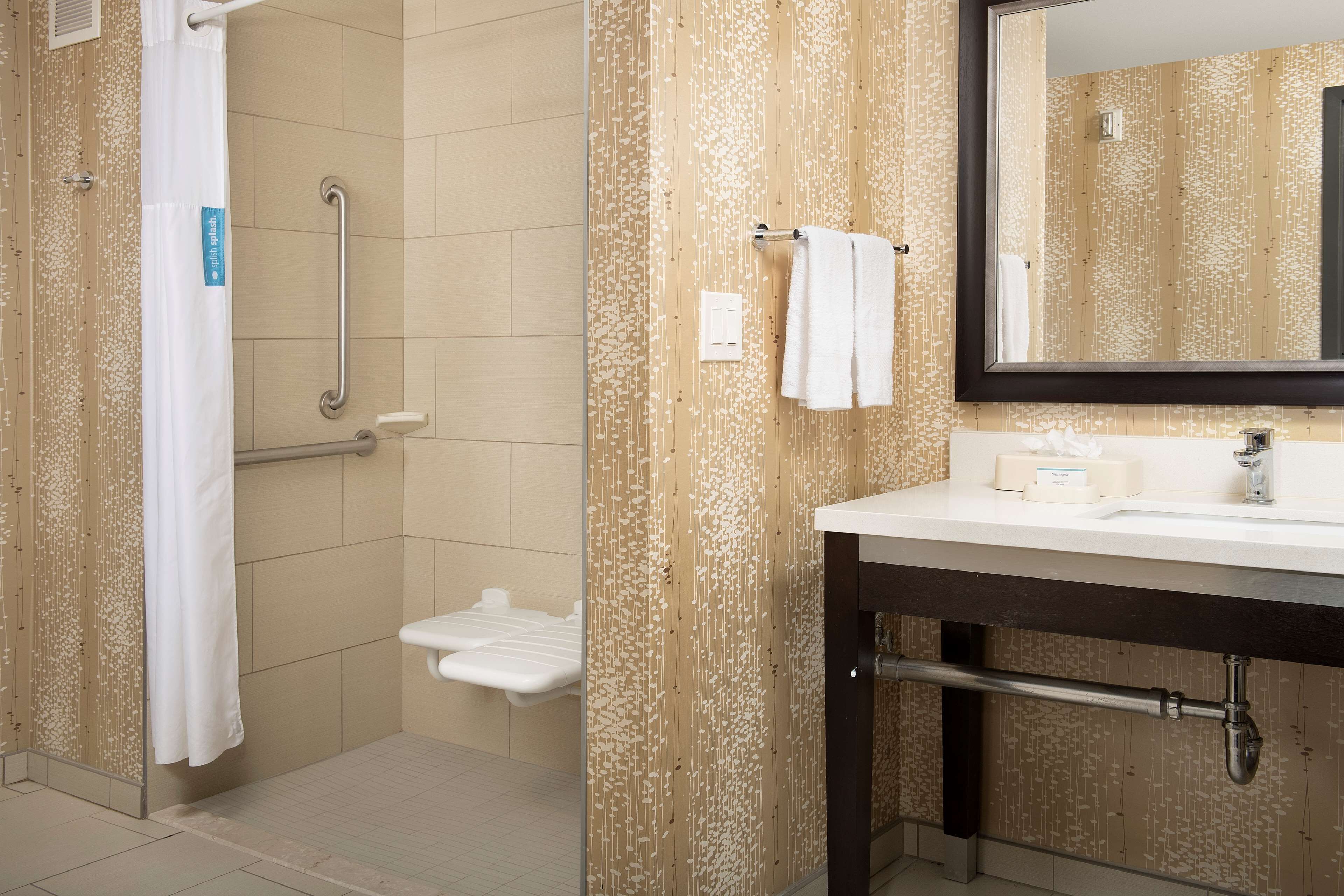 Hampton Inn & Suites Alpharetta Hampton Inn & Suites Alpharetta