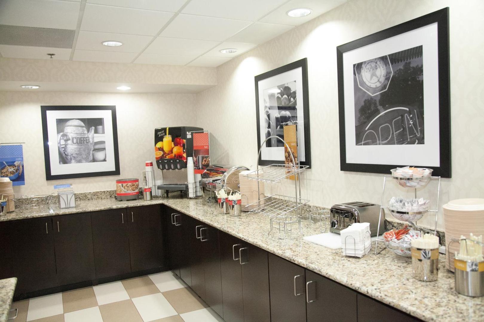 Hampton Inn & Suites Alpharetta Hampton Inn & Suites Alpharetta