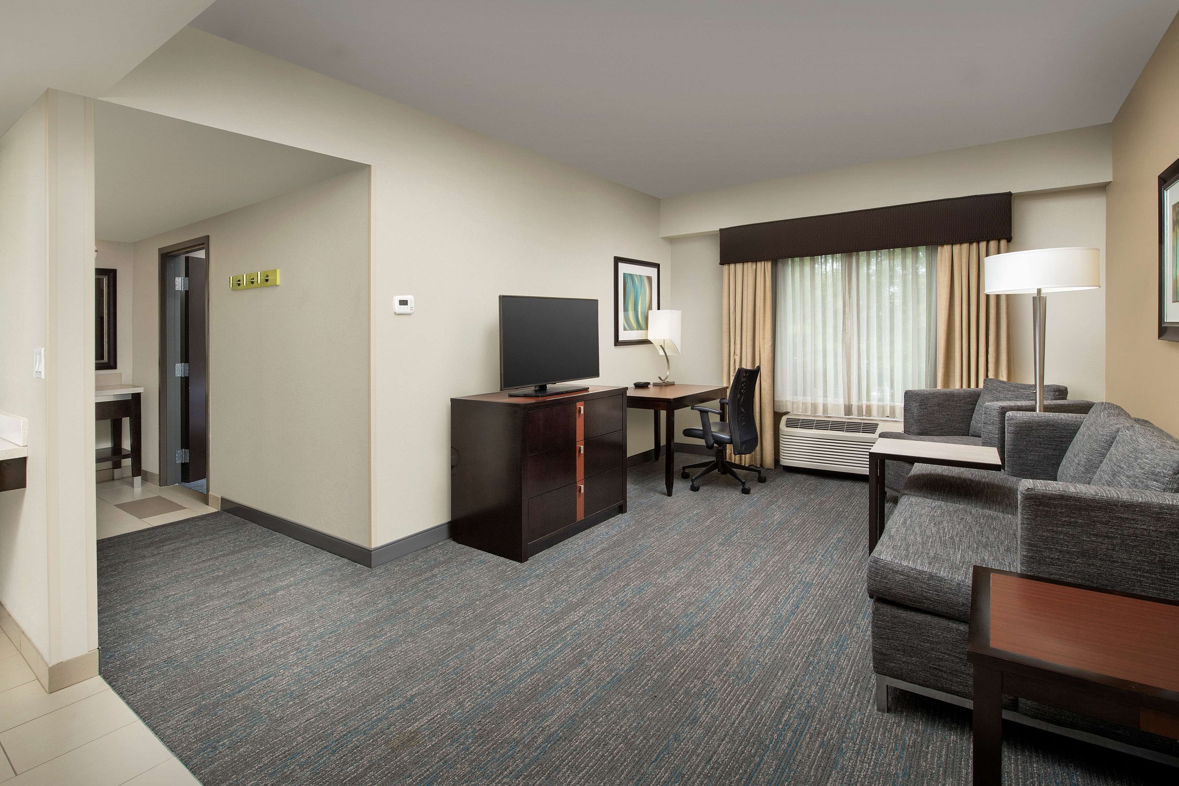Hampton Inn & Suites Alpharetta Hampton Inn & Suites Alpharetta