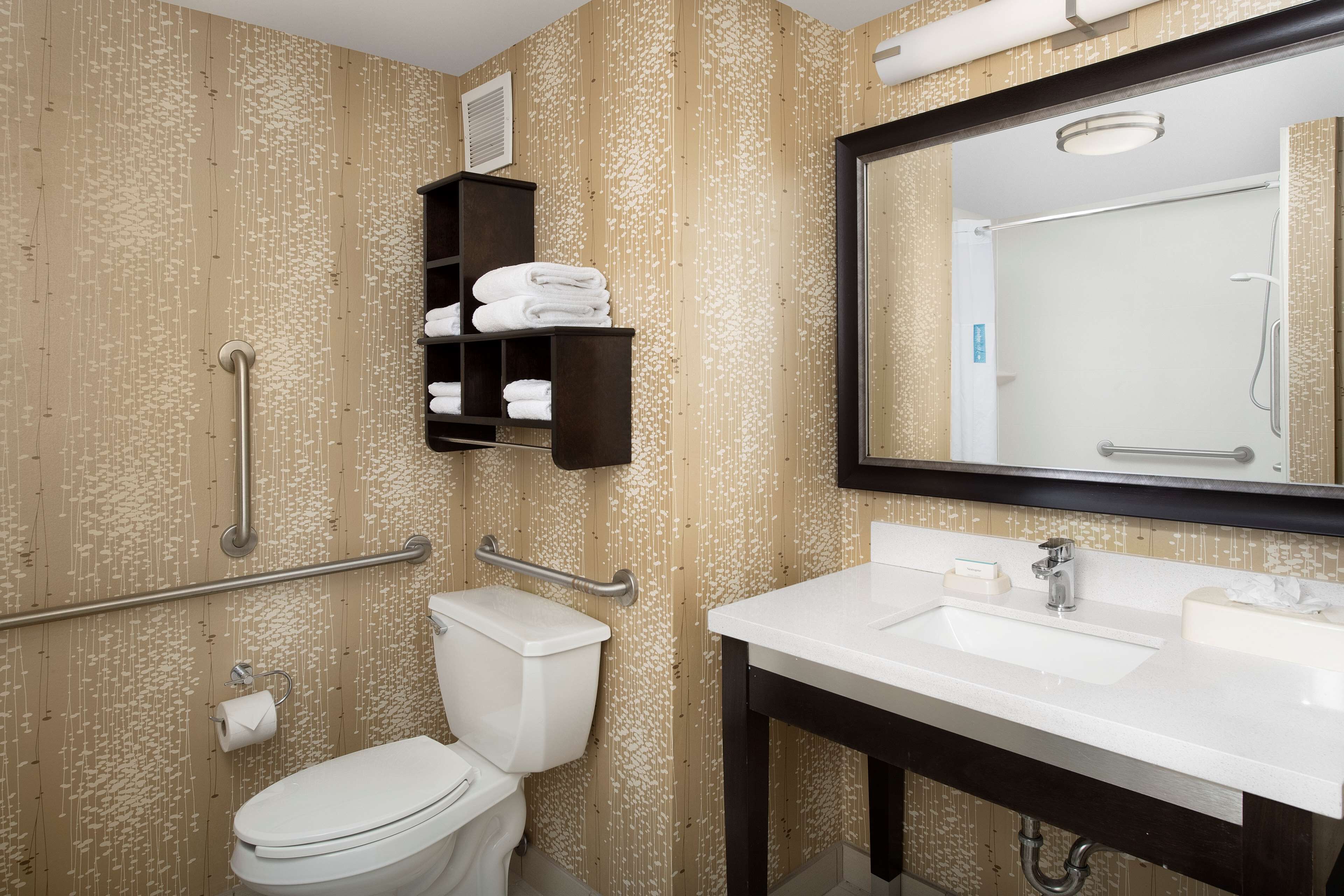 Hampton Inn & Suites Alpharetta Hampton Inn & Suites Alpharetta