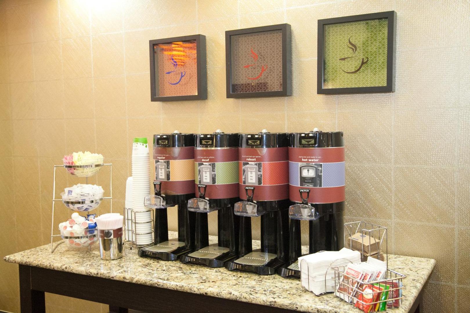 Hampton Inn & Suites Alpharetta Hampton Inn & Suites Alpharetta