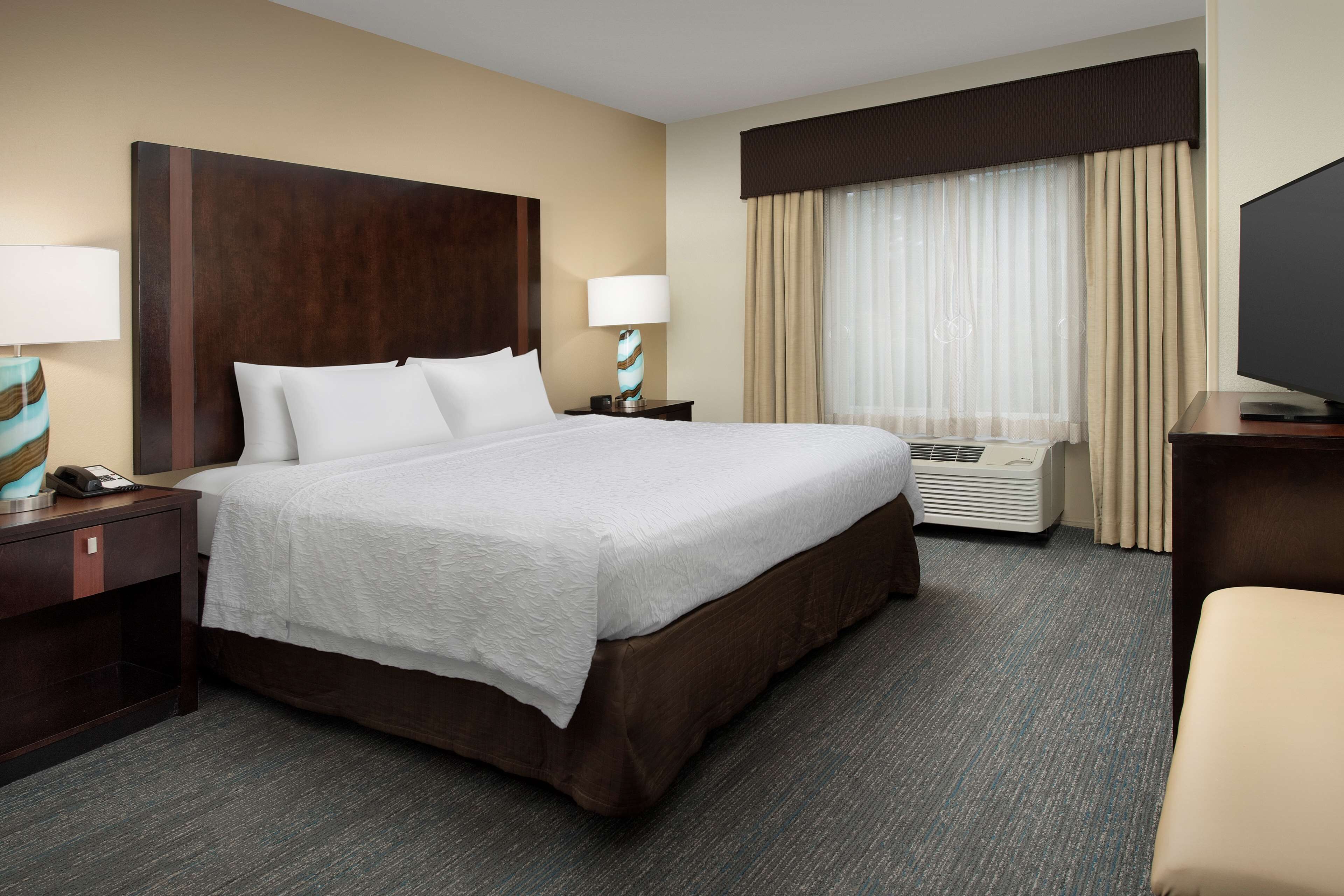 Hampton Inn & Suites Alpharetta Hampton Inn & Suites Alpharetta