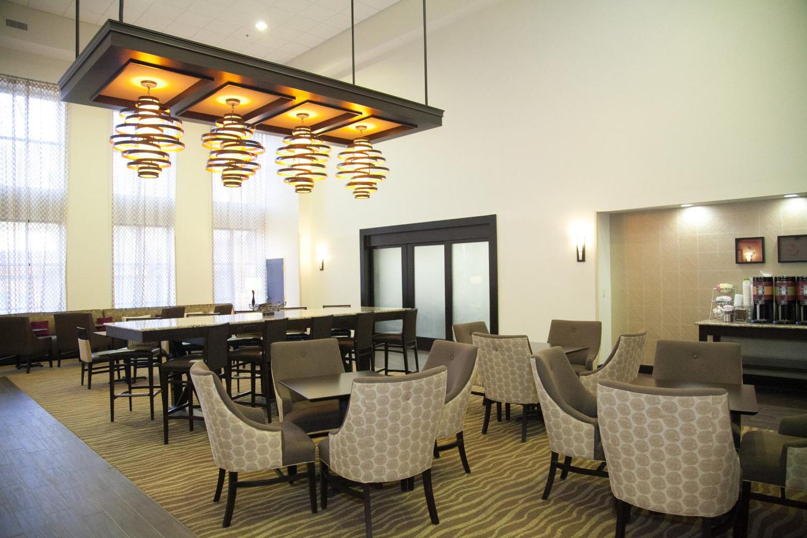 Hampton Inn & Suites Alpharetta Hampton Inn & Suites Alpharetta