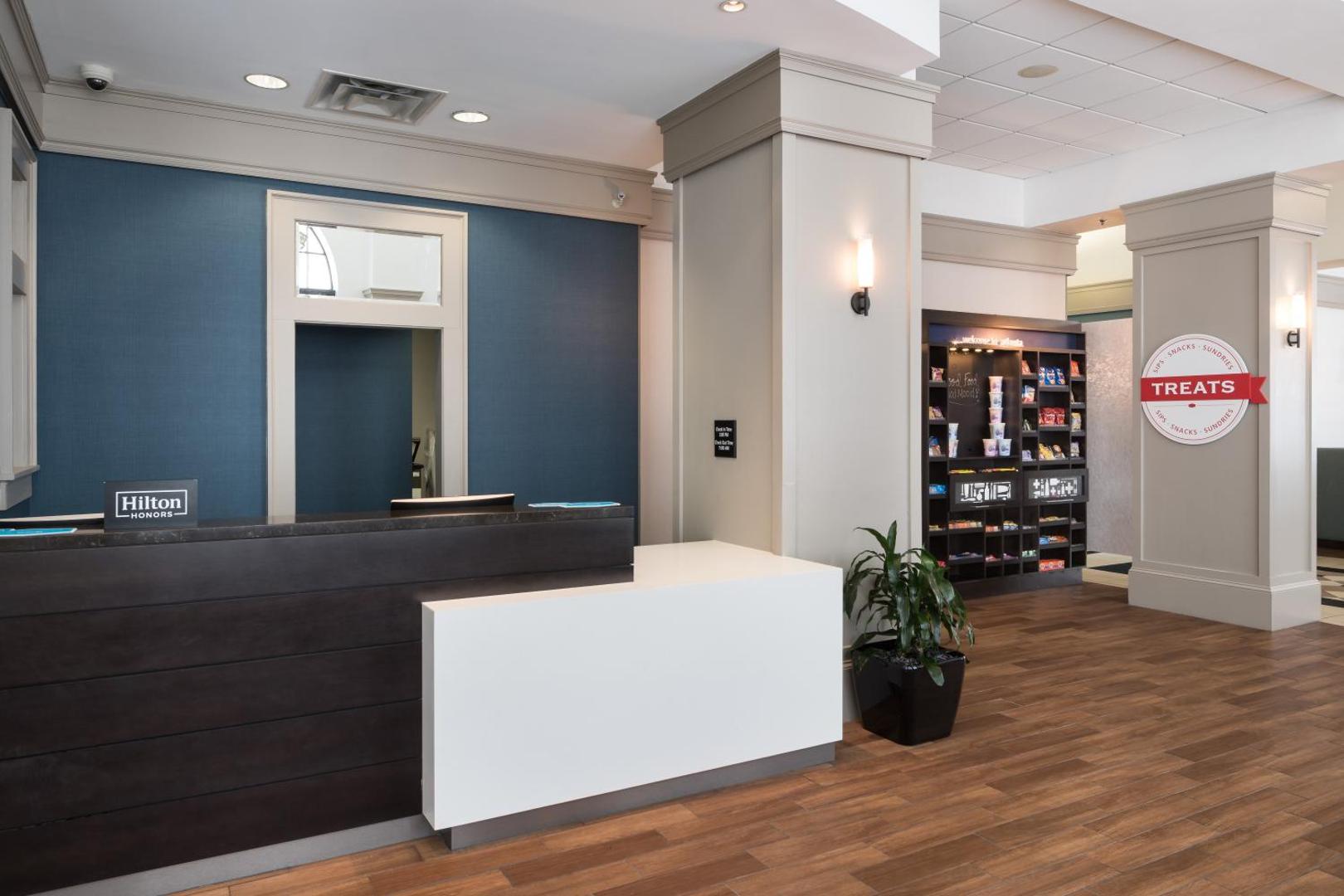 Hampton Inn & Suites Atlanta-Downtown Hampton Inn & Suites Atlanta-Downtown