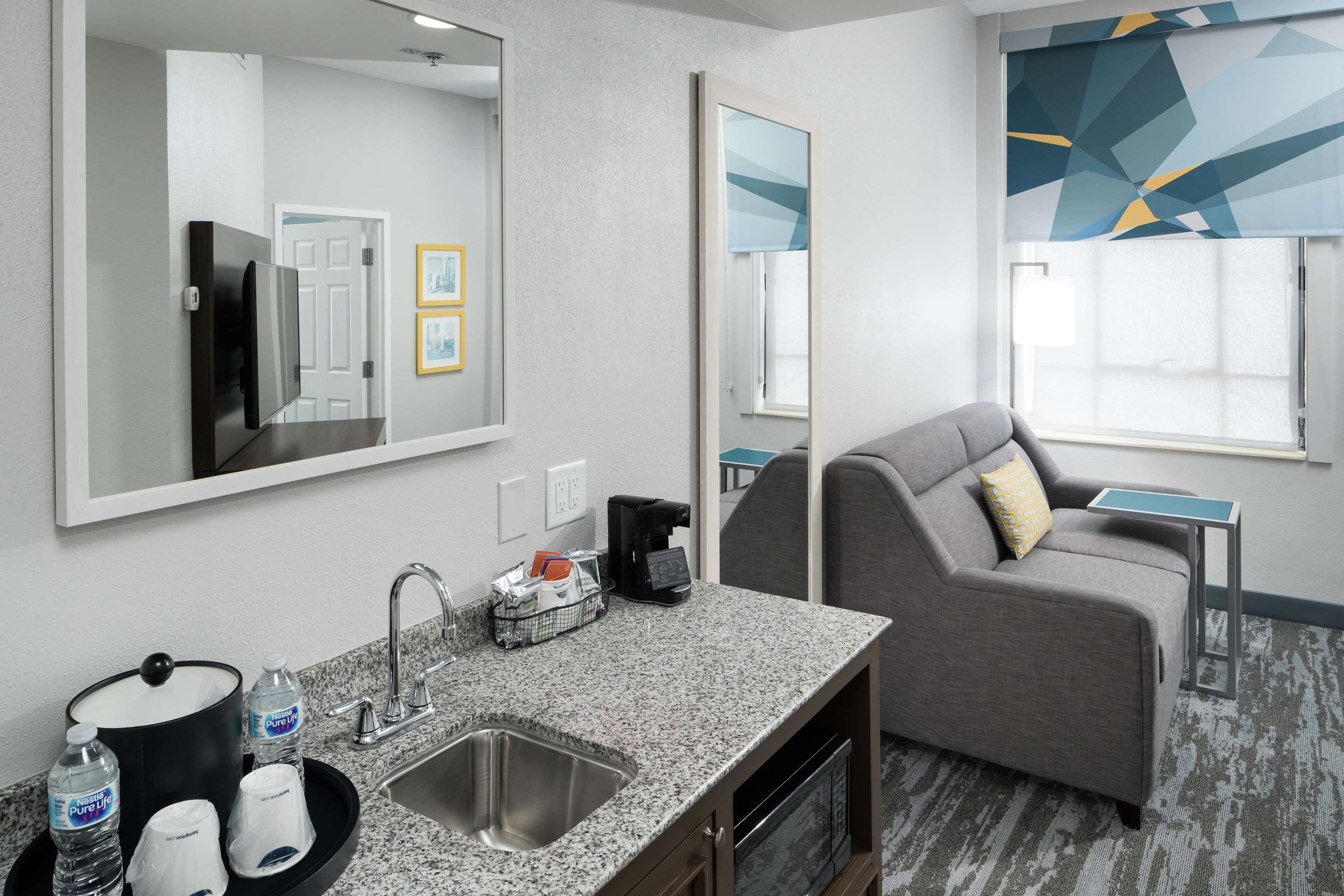 Hampton Inn & Suites Atlanta-Downtown Hampton Inn & Suites Atlanta-Downtown