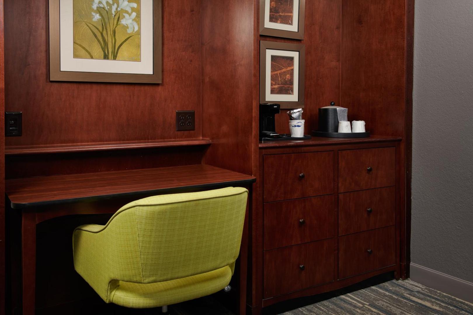 Hampton Inn Atlanta Cumberland Mall/Cobb Galleria Hampton Inn Atlanta Cumberland Mall/Cobb Galleria