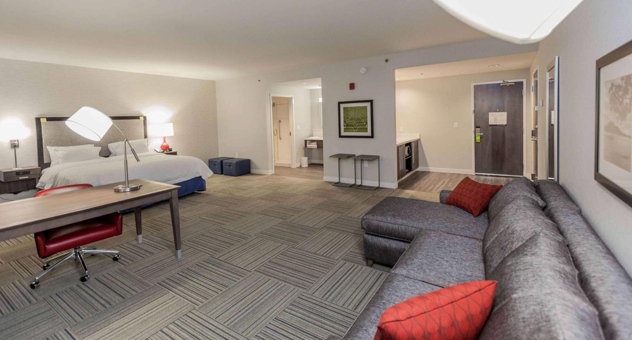 Hampton Inn Emerson LakePoint Hampton Inn Emerson LakePoint