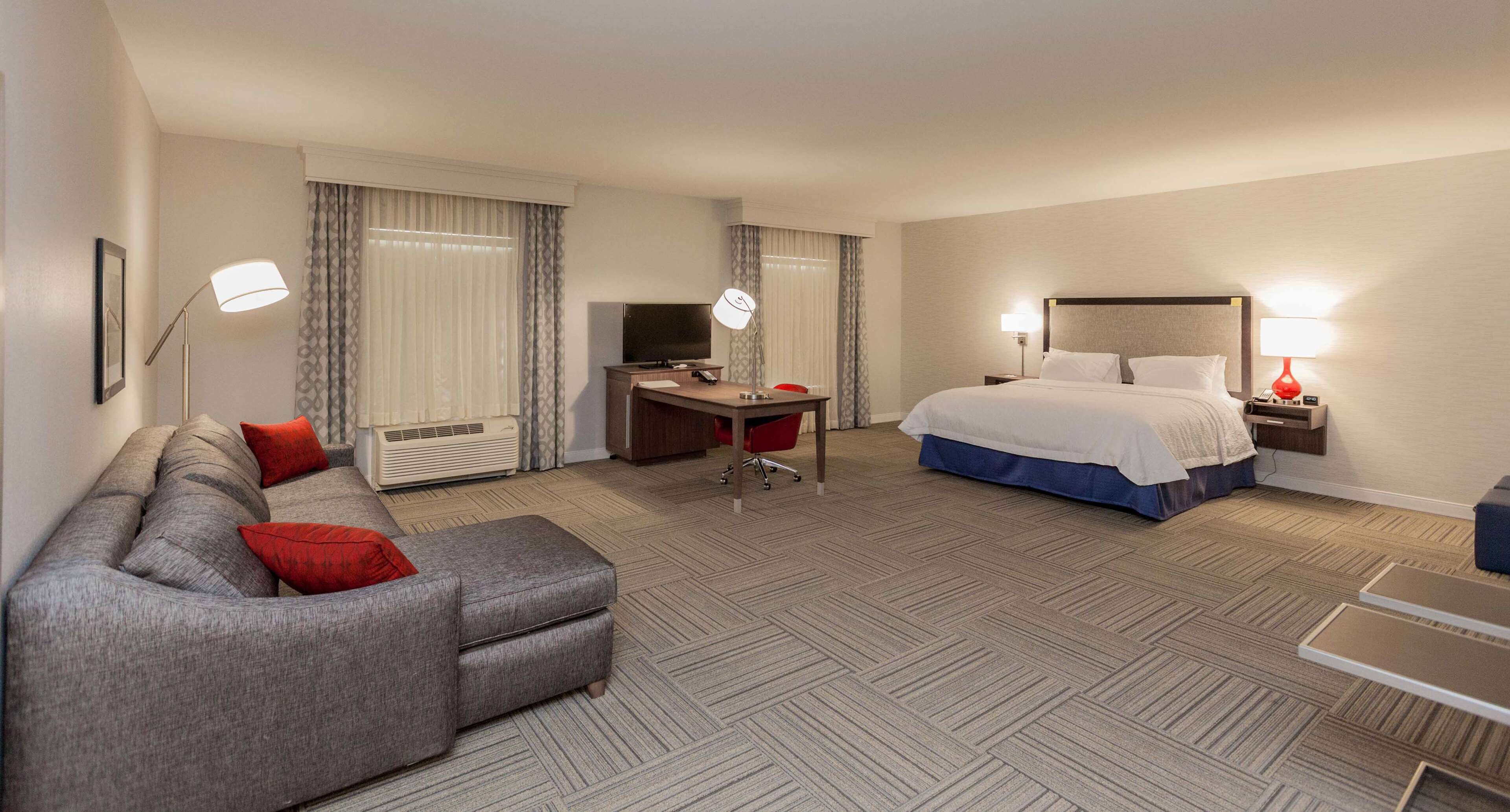 Hampton Inn Emerson LakePoint Hampton Inn Emerson LakePoint
