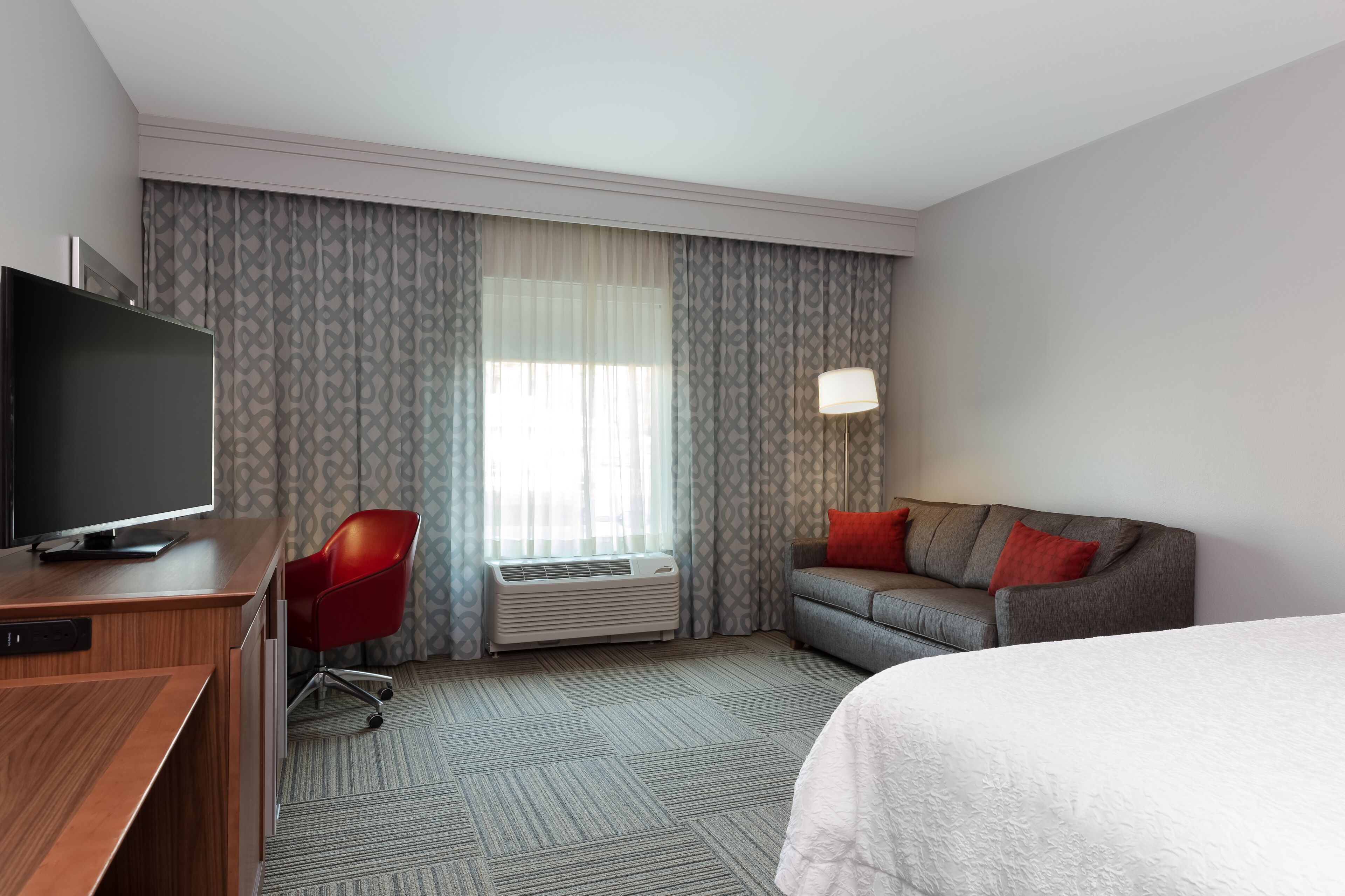 Hampton Inn Emerson LakePoint Hampton Inn Emerson LakePoint
