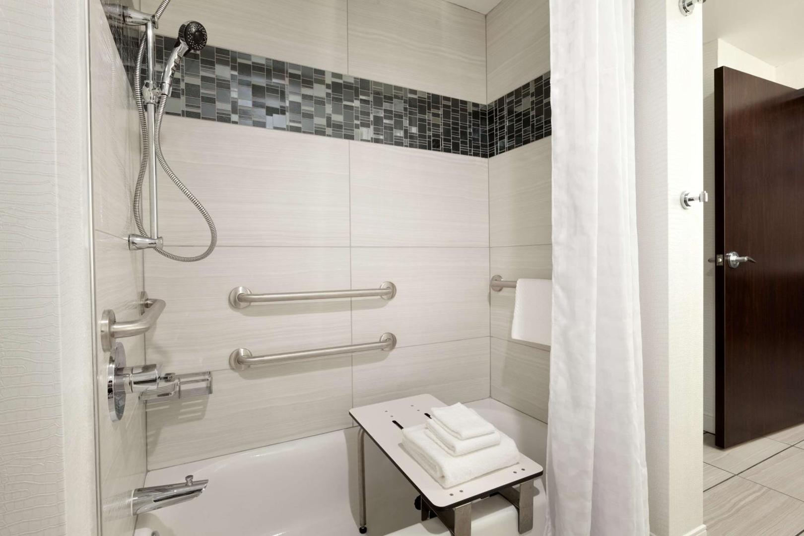Embassy Suites by Hilton Atlanta NE Gwinnett Sugarloaf Embassy Suites by Hilton Atlanta NE Gwinnett Sugarloaf