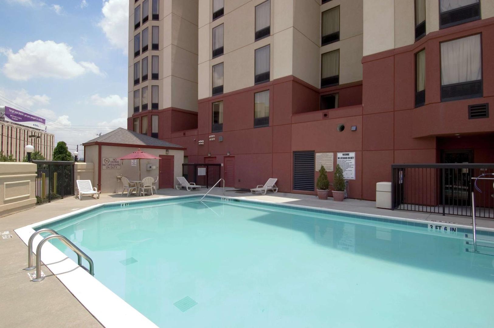 Hampton Inn & Suites Atlanta Airport North I85 Hampton Inn & Suites Atlanta Airport North I85